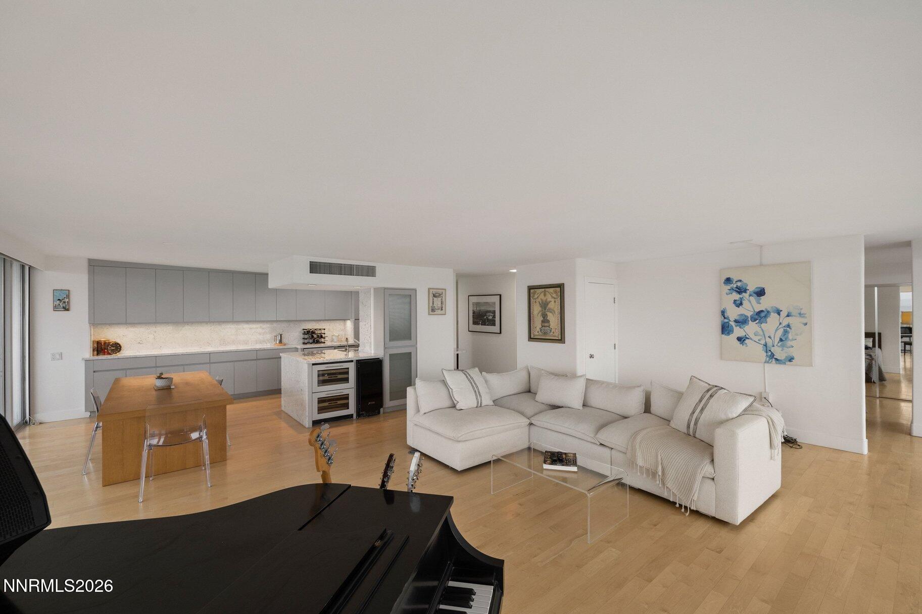 100 N Arlington Avenue Unit 14e Property Photo 17
