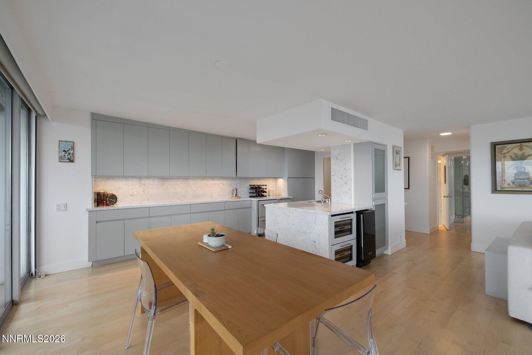 100 N Arlington Avenue Unit 14e Property Photo 19