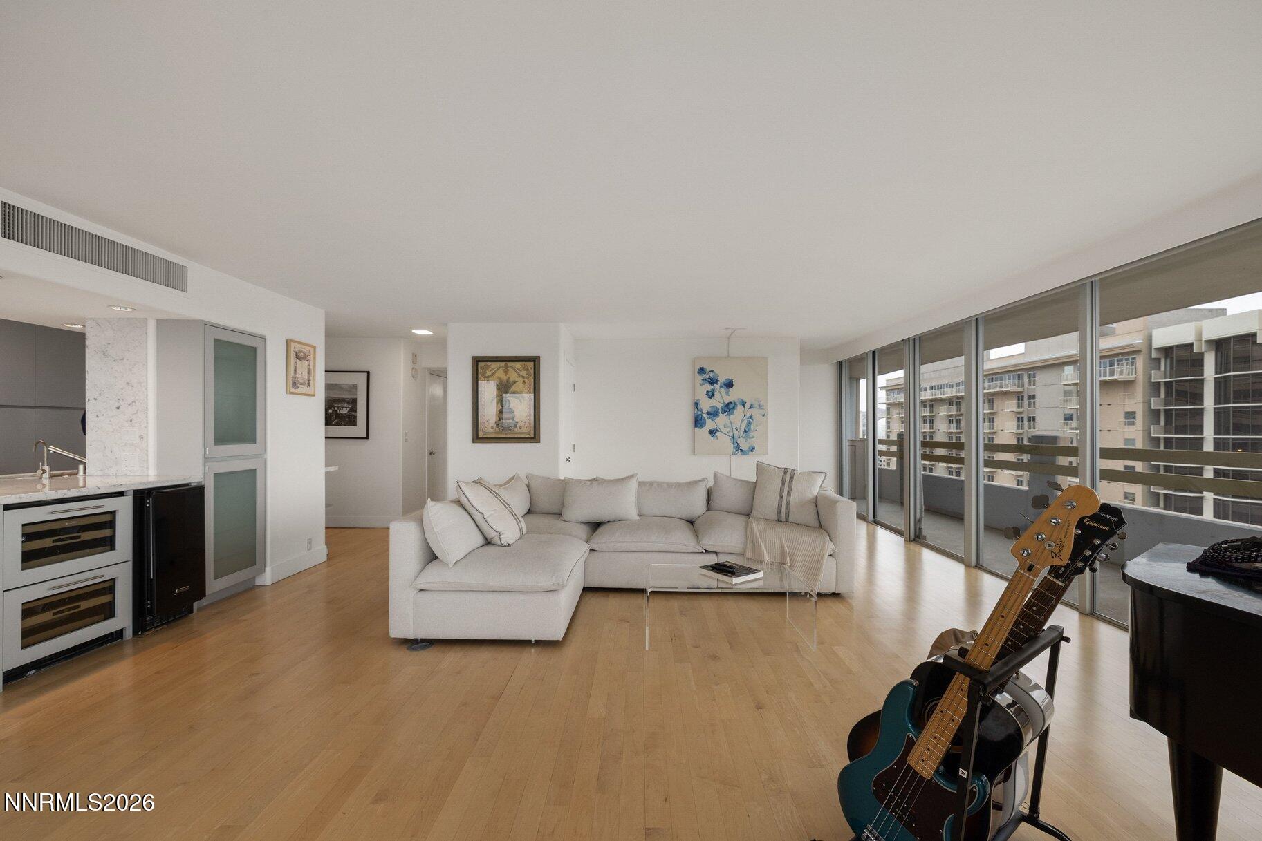 100 N Arlington Avenue Unit 14e Property Photo 25