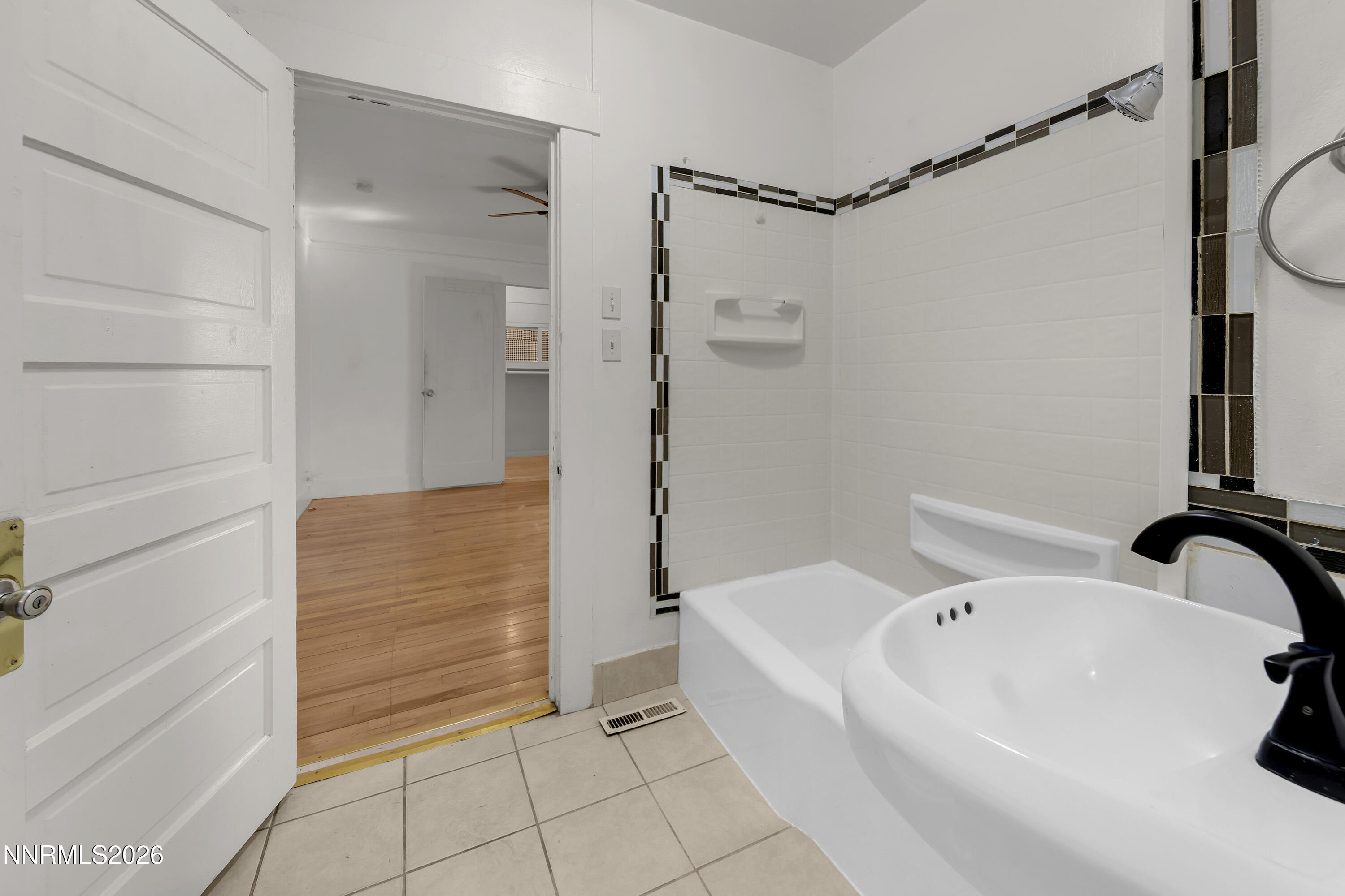 1725 C Street Property Photo 23