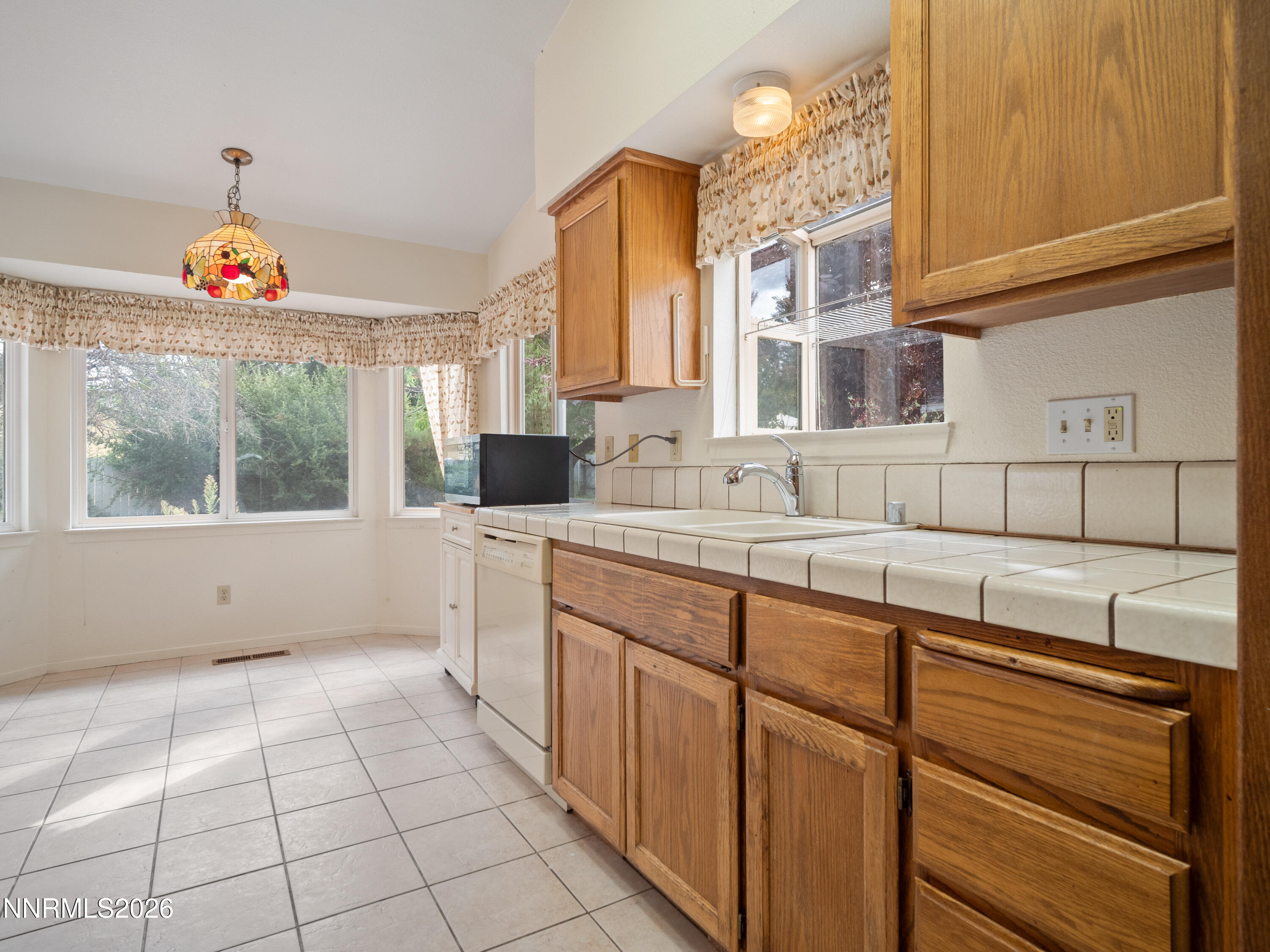 1739 Westwood Drive Property Photo 14