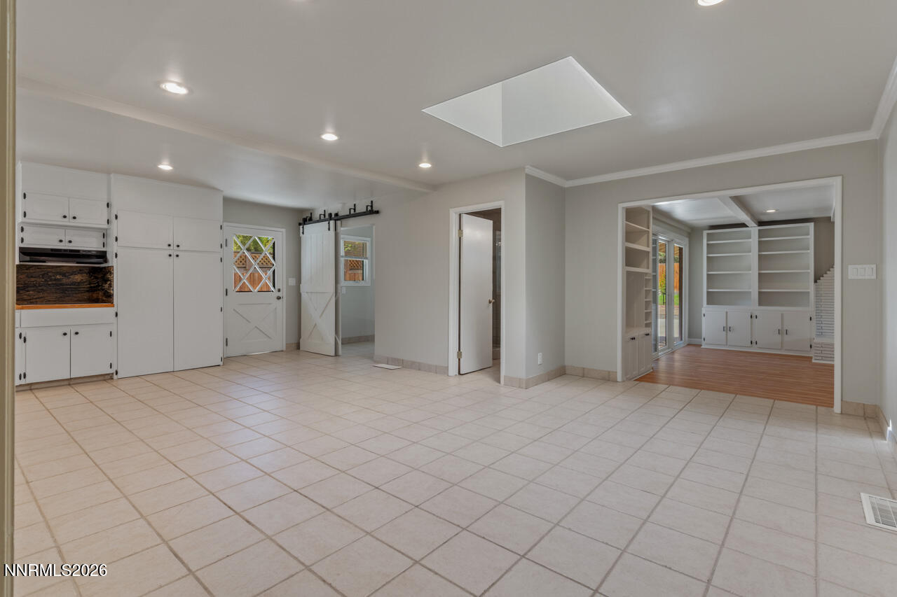 2325 Homestead Place Property Photo 11