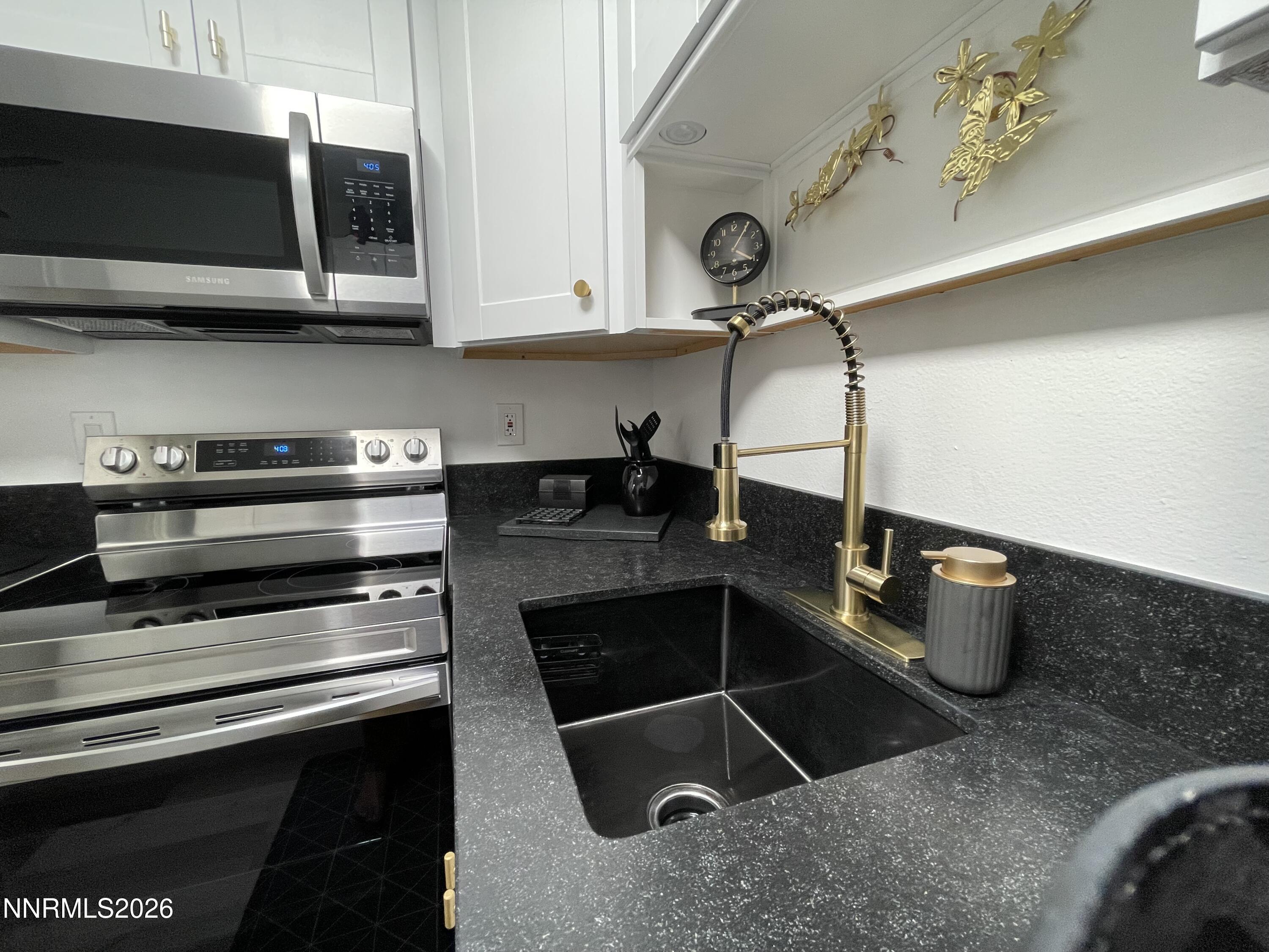 1055 Baywood #d Drive Property Photo 13