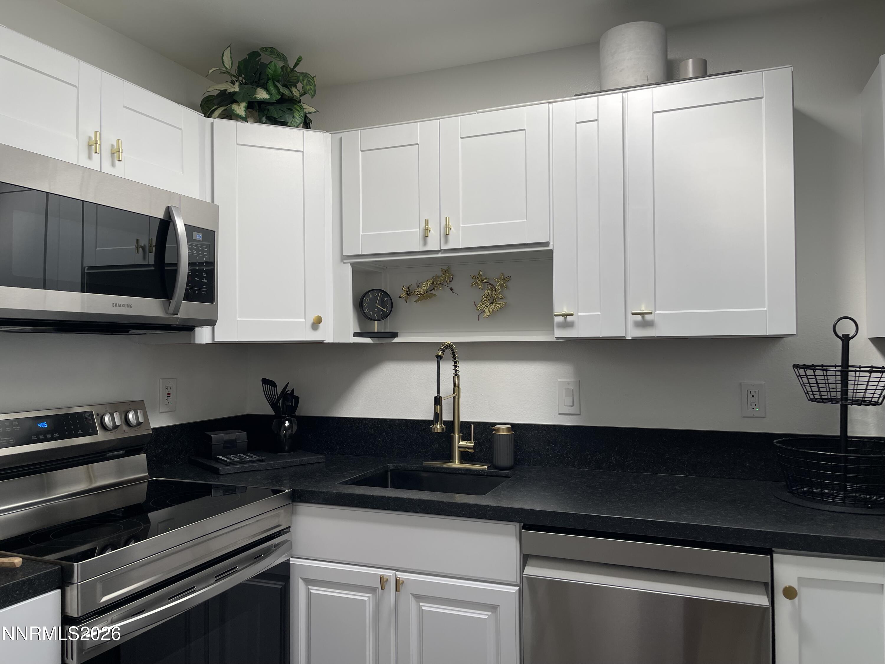 1055 Baywood #d Drive Property Photo 15
