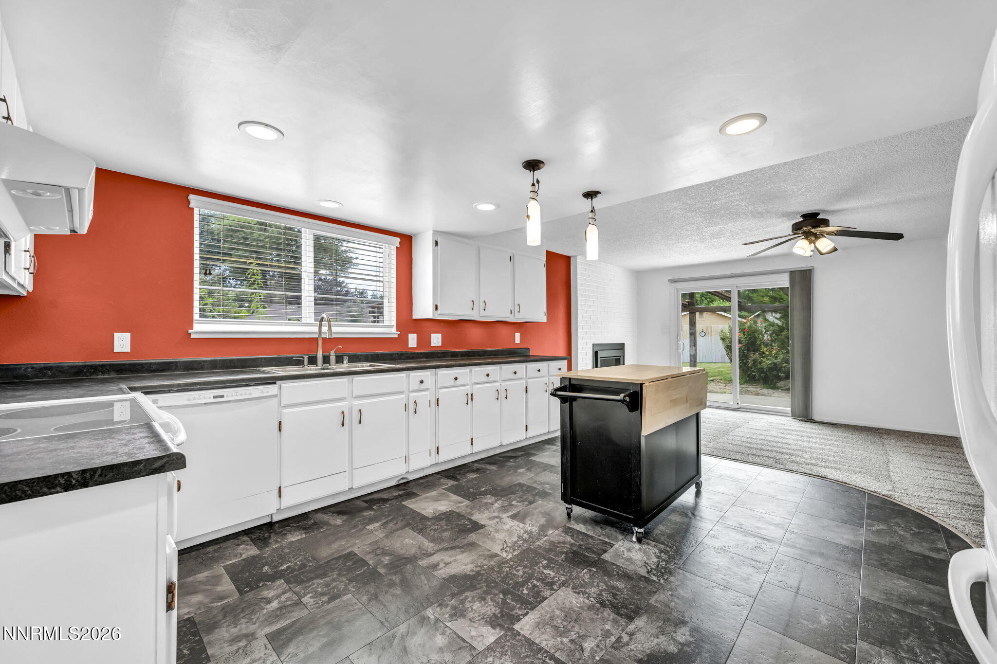 4100 Edrie Drive Property Photo 4