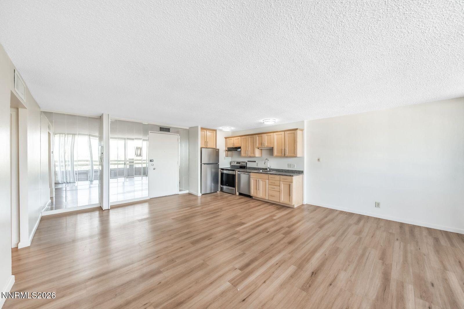 100 N Arlington Avenue #10g Property Photo 6