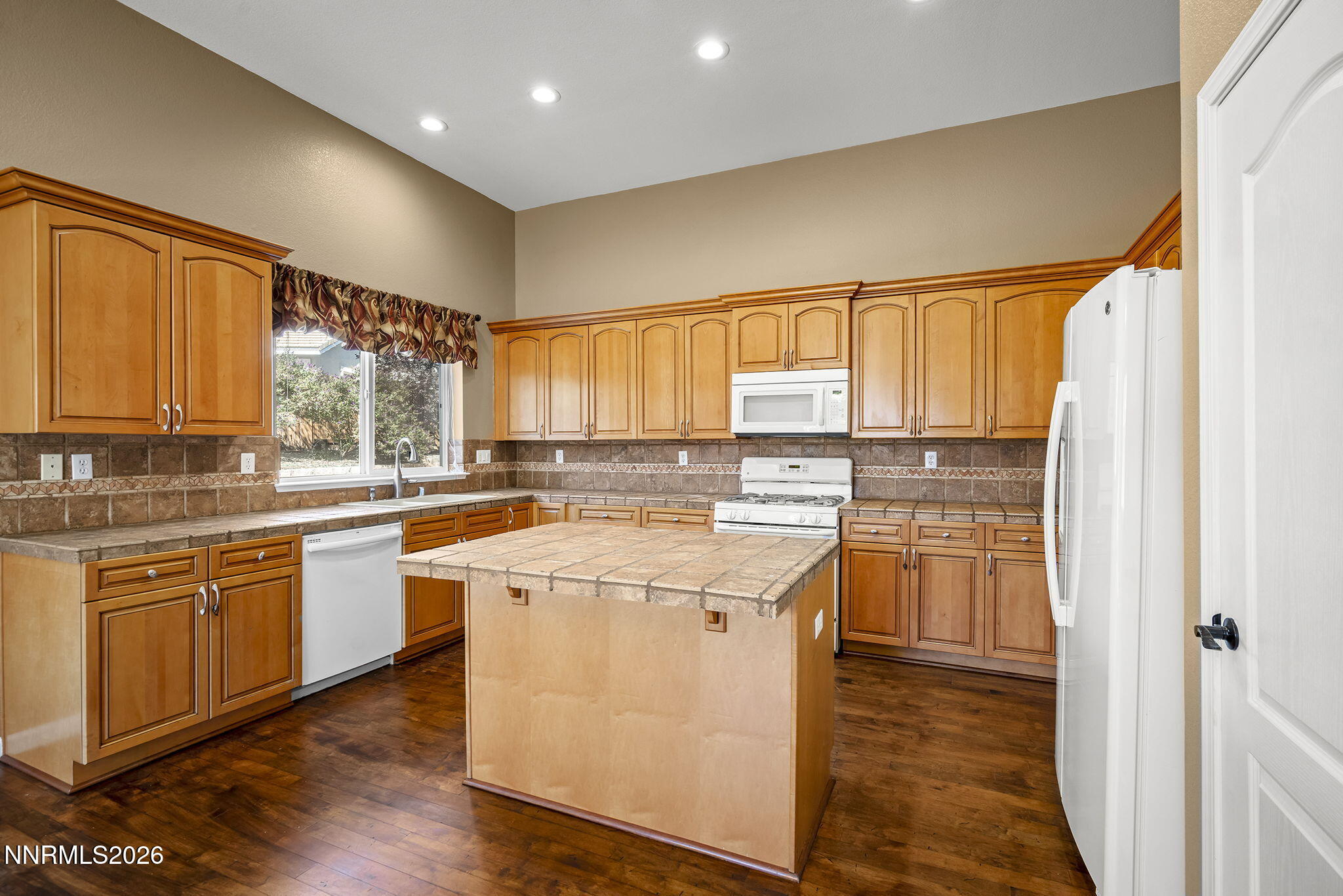 1756 Walnut Drive Property Photo 8