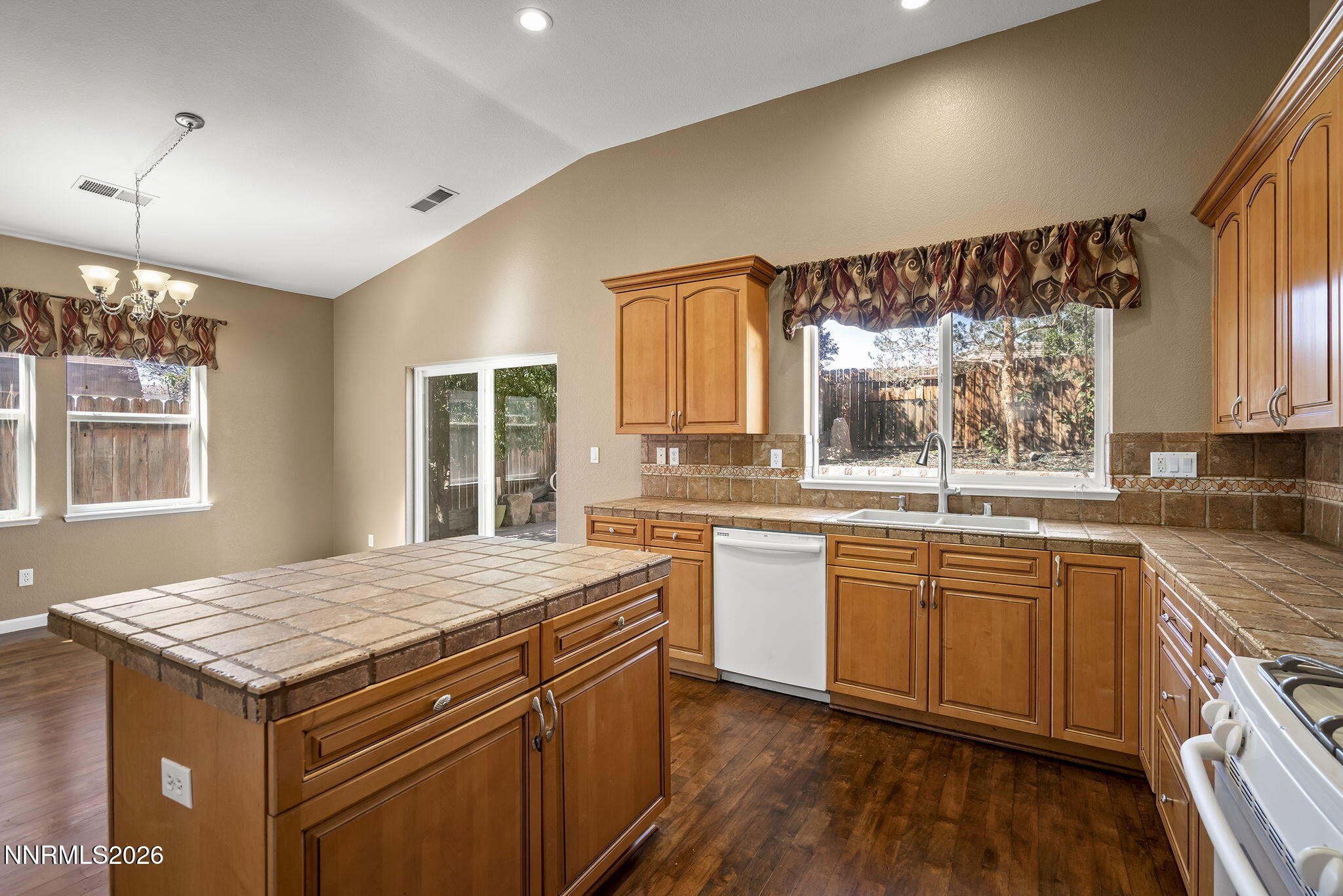 1756 Walnut Drive Property Photo 10