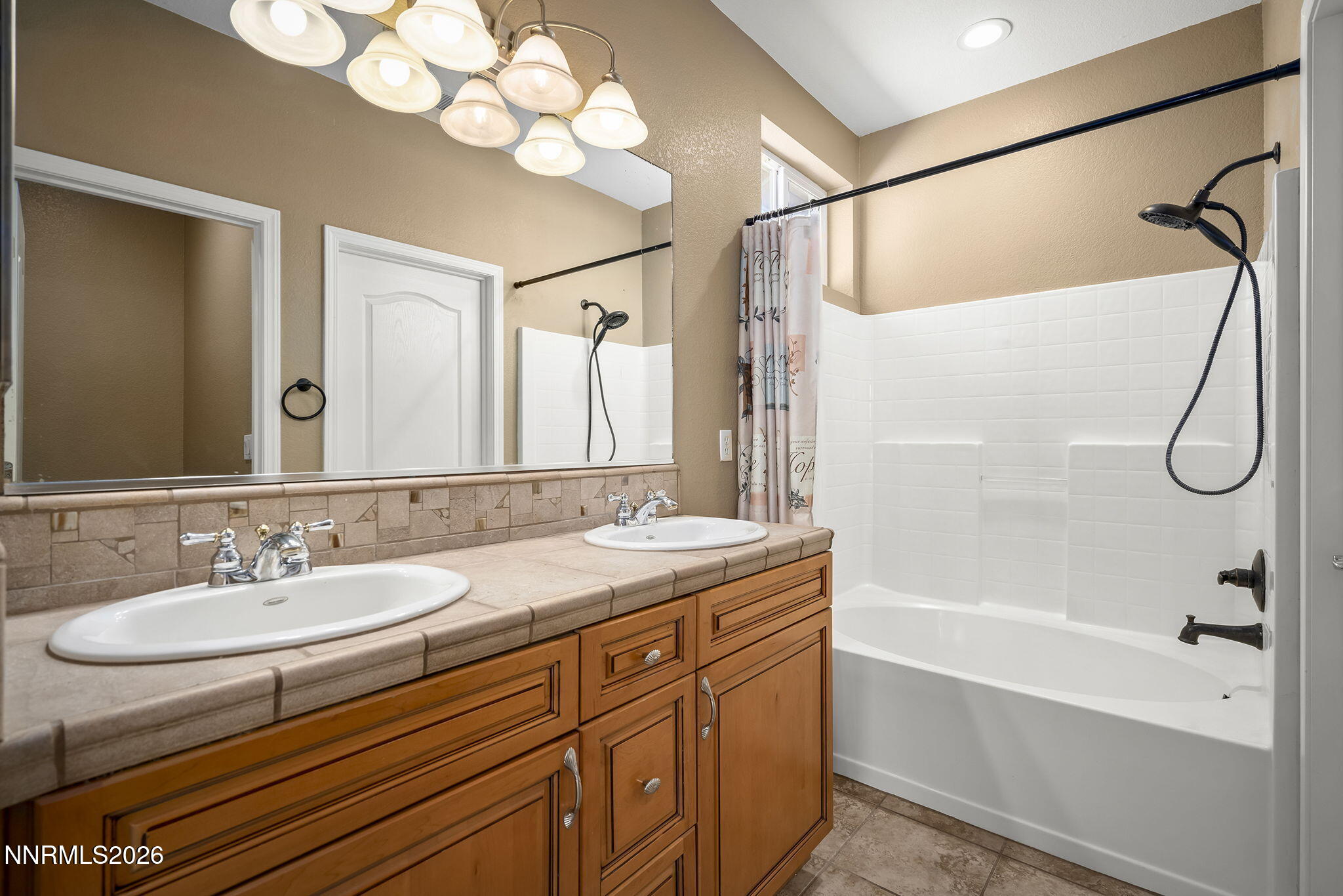 1756 Walnut Drive Property Photo 13
