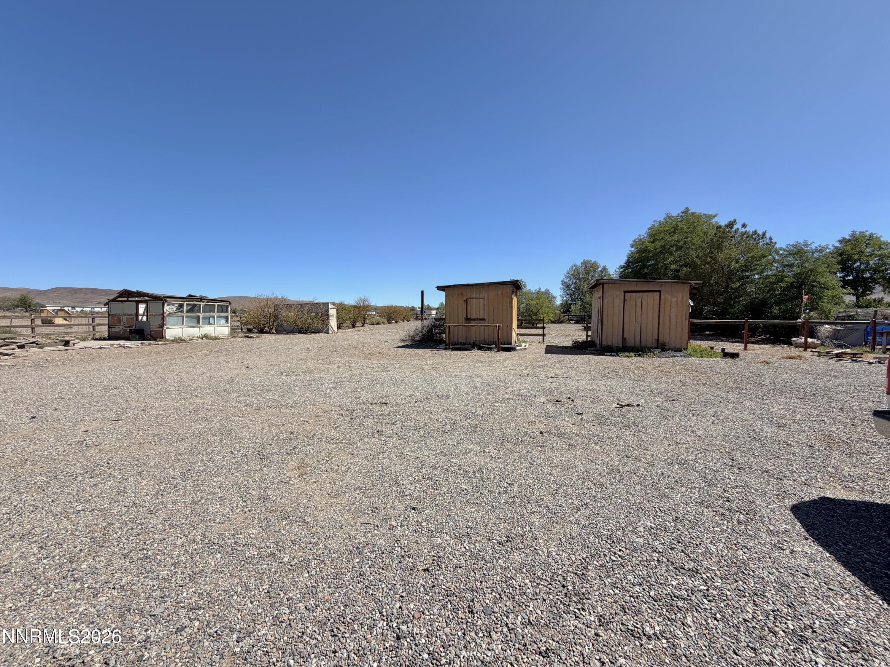 5130 Desert Lane Property Photo 4