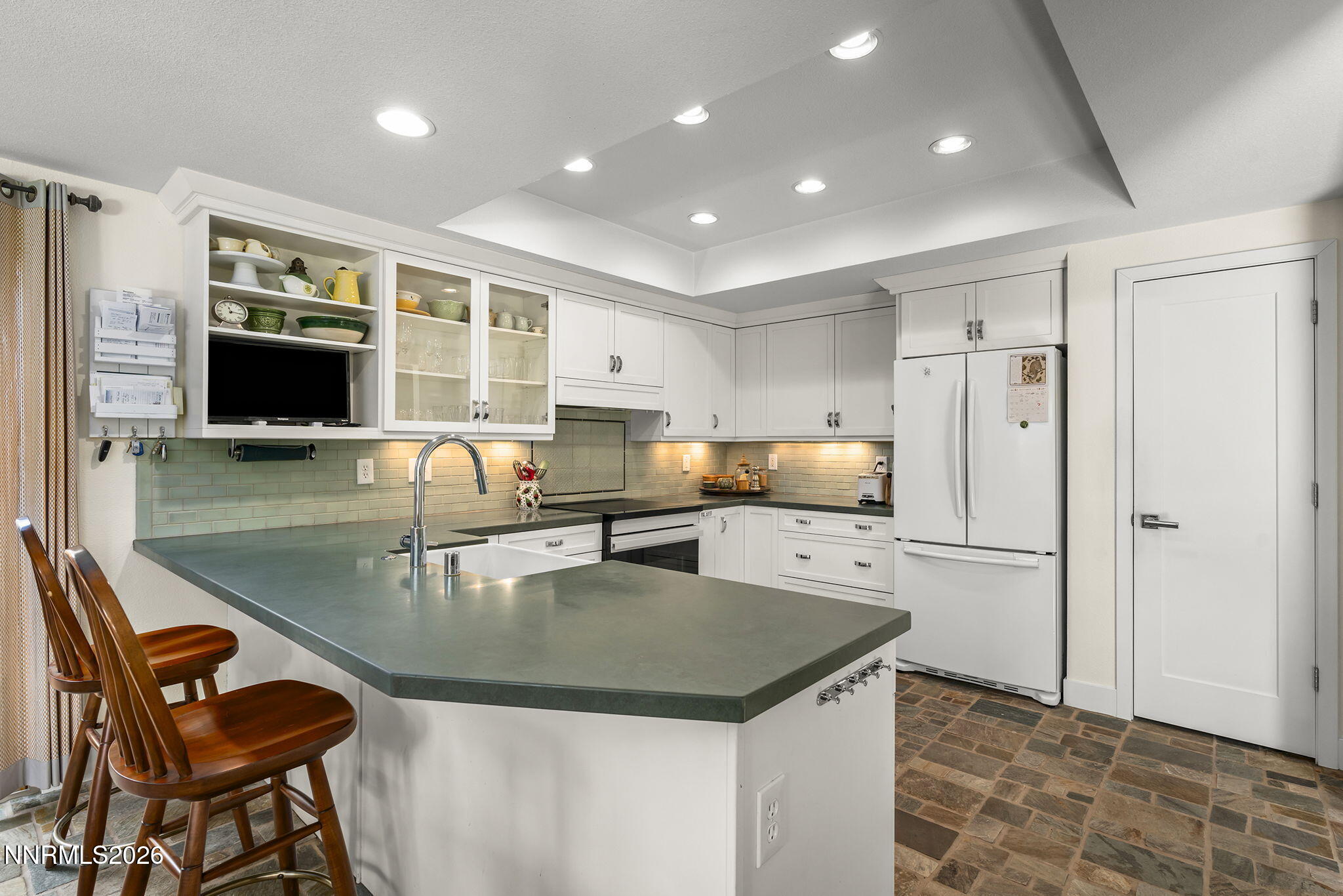 6475 Meadow Hill Drive Property Photo 27