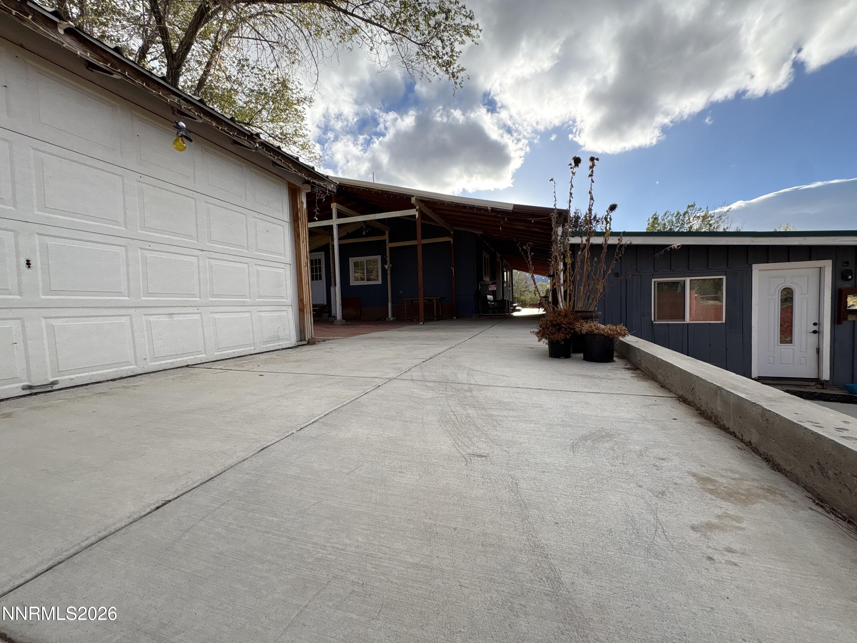 1750 Collins Circle Property Photo 3