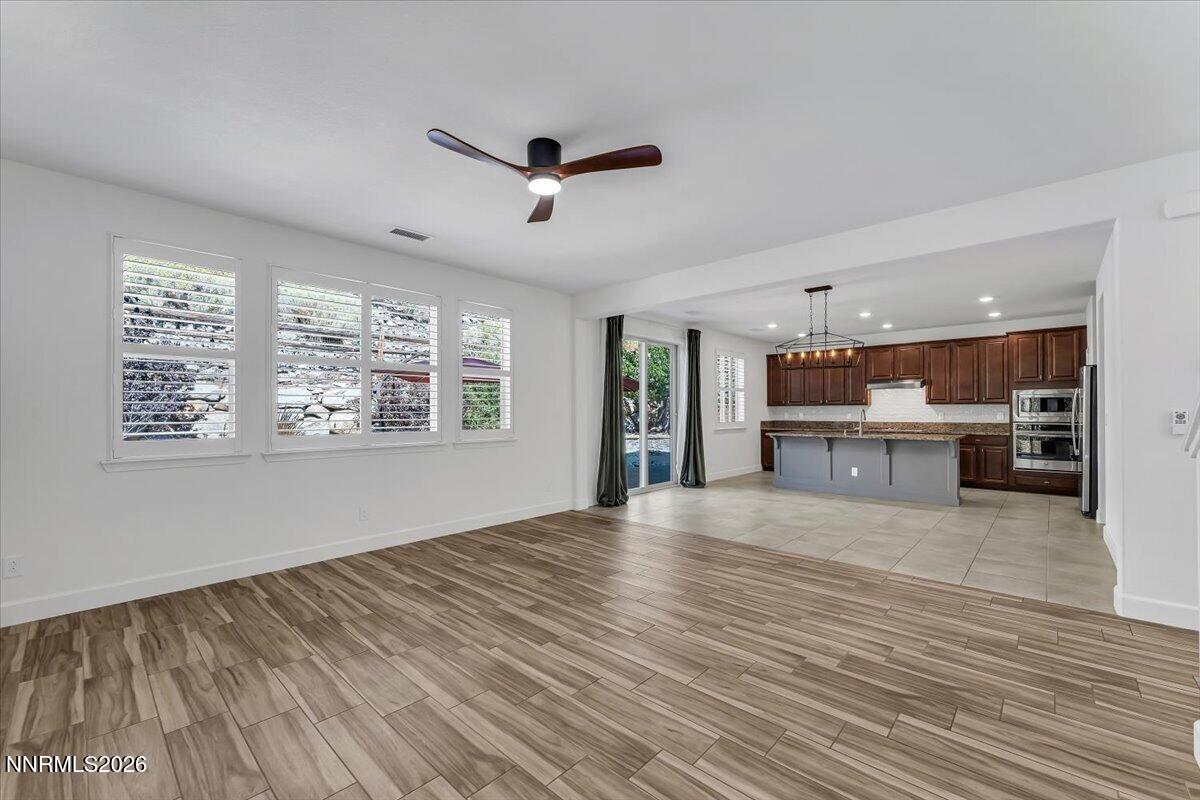 8845 Winter Peace Court Property Photo 11