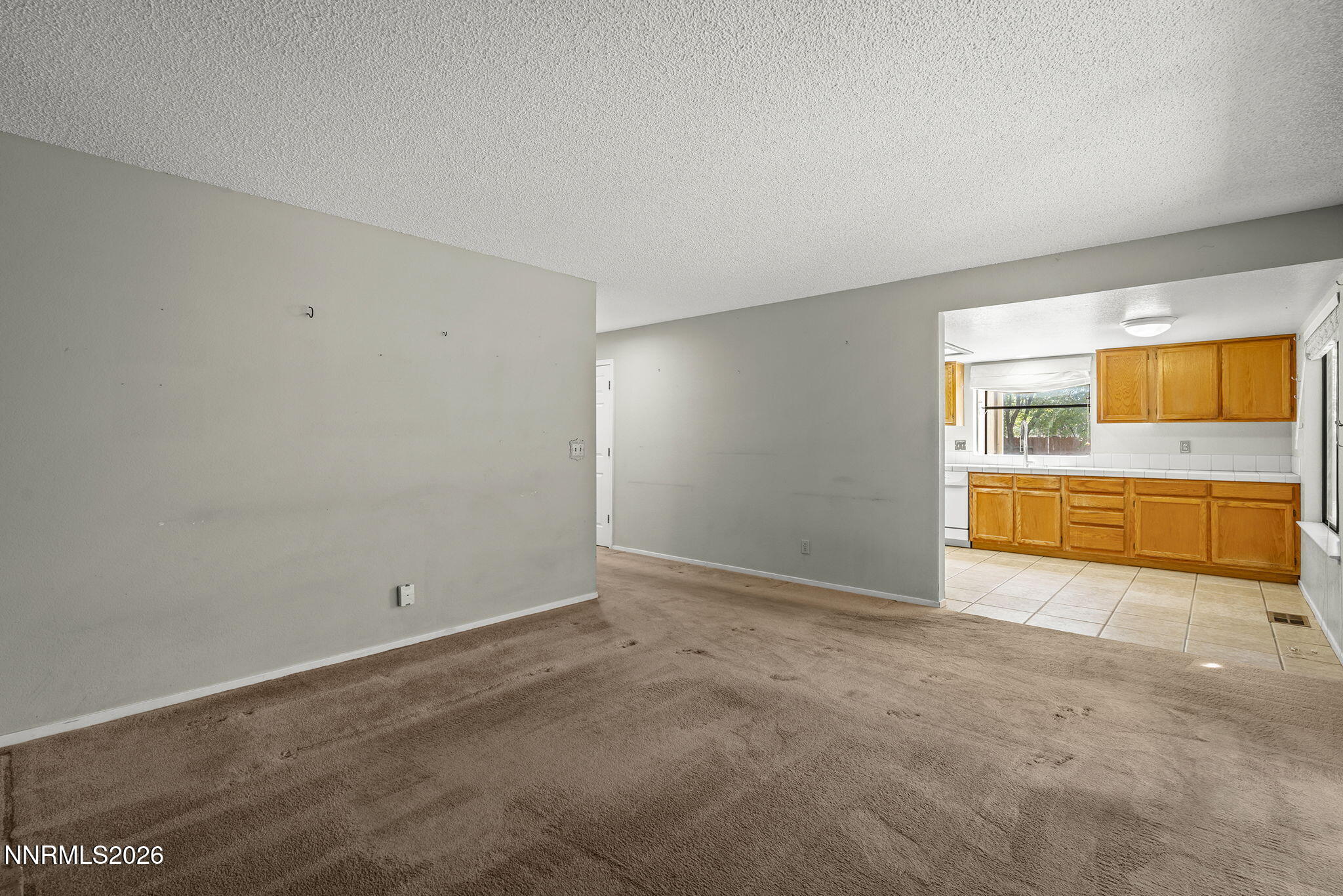 1877 Mountcrest Court Property Photo 6