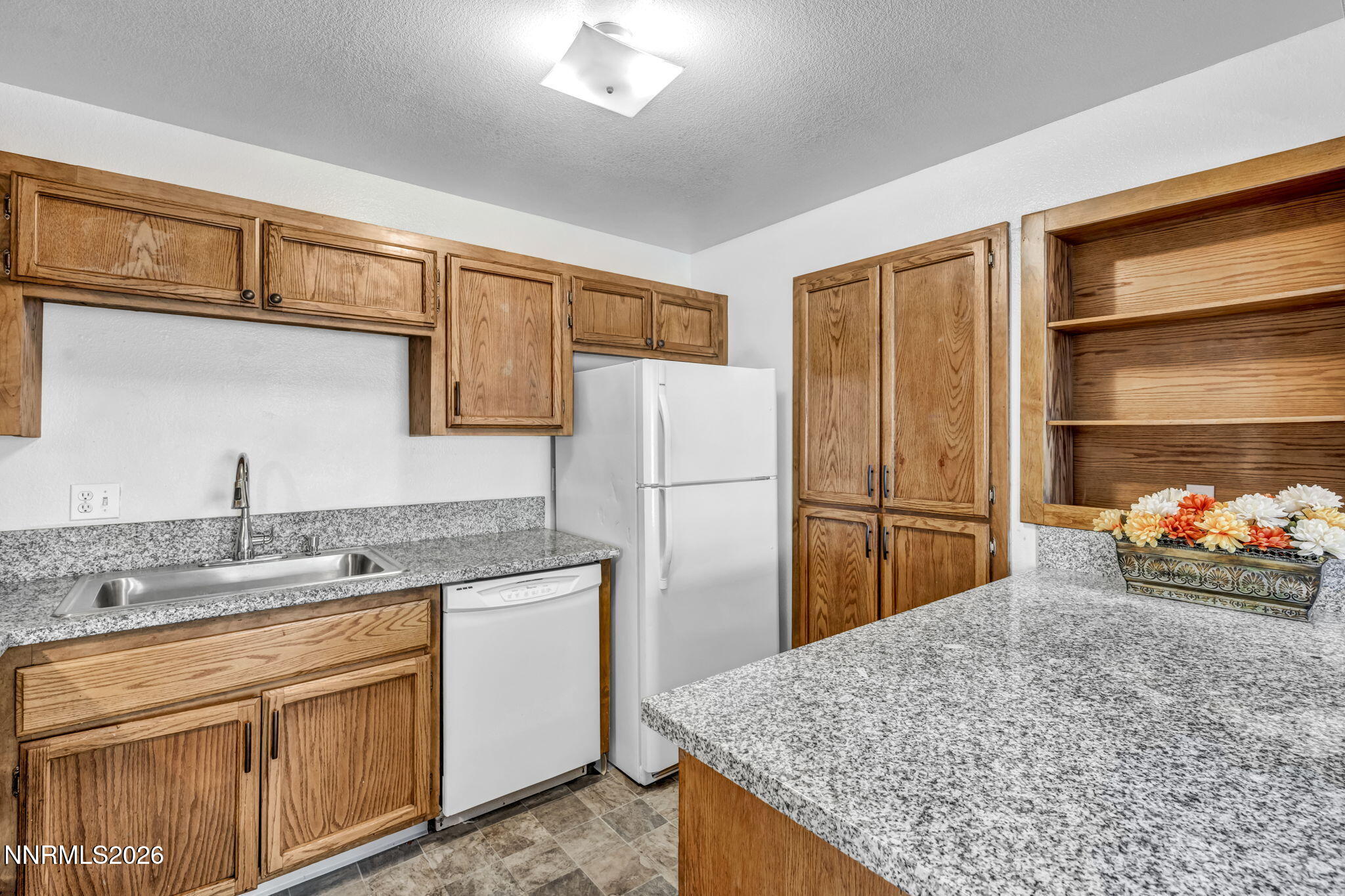 1465 E Peckham Lane Apt 34 Property Photo 5