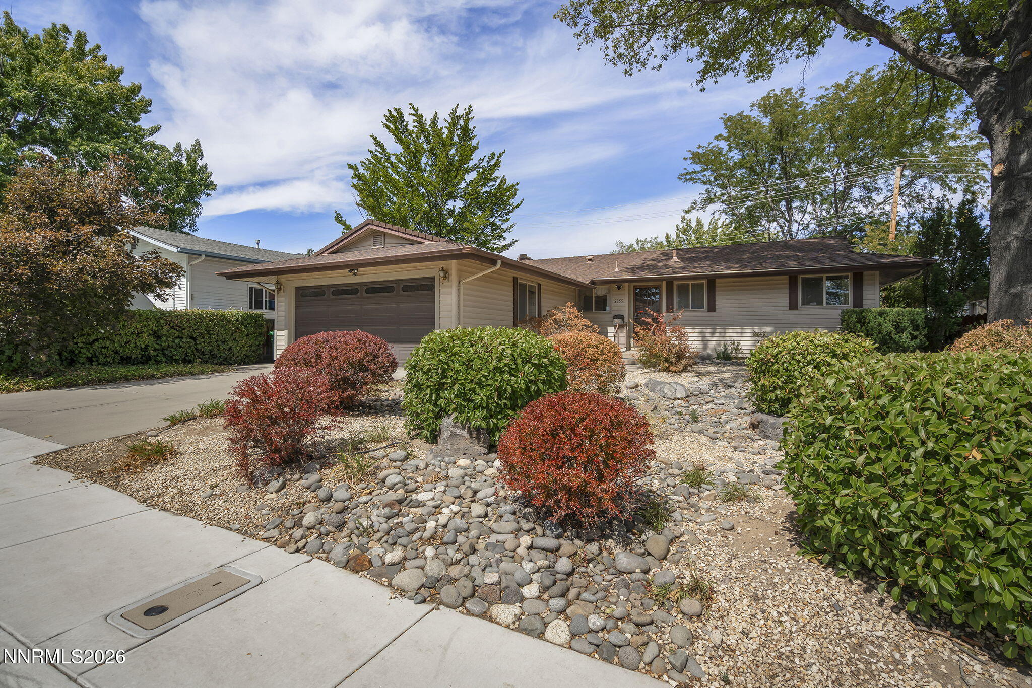 2055 Windsor Way Property Photo 3