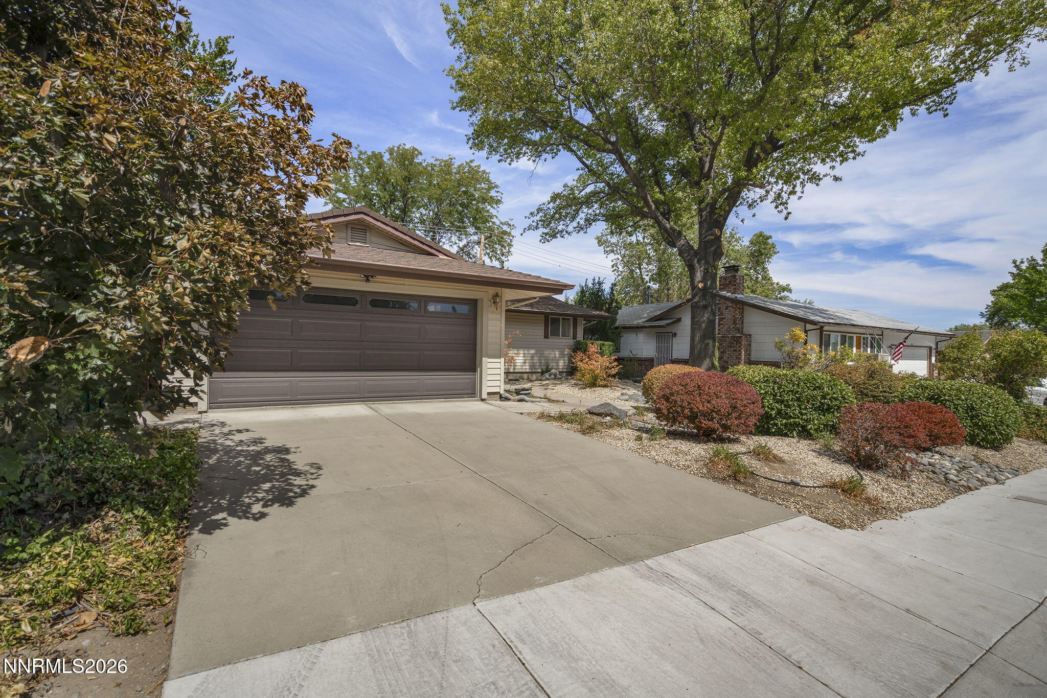 2055 Windsor Way Property Photo 4