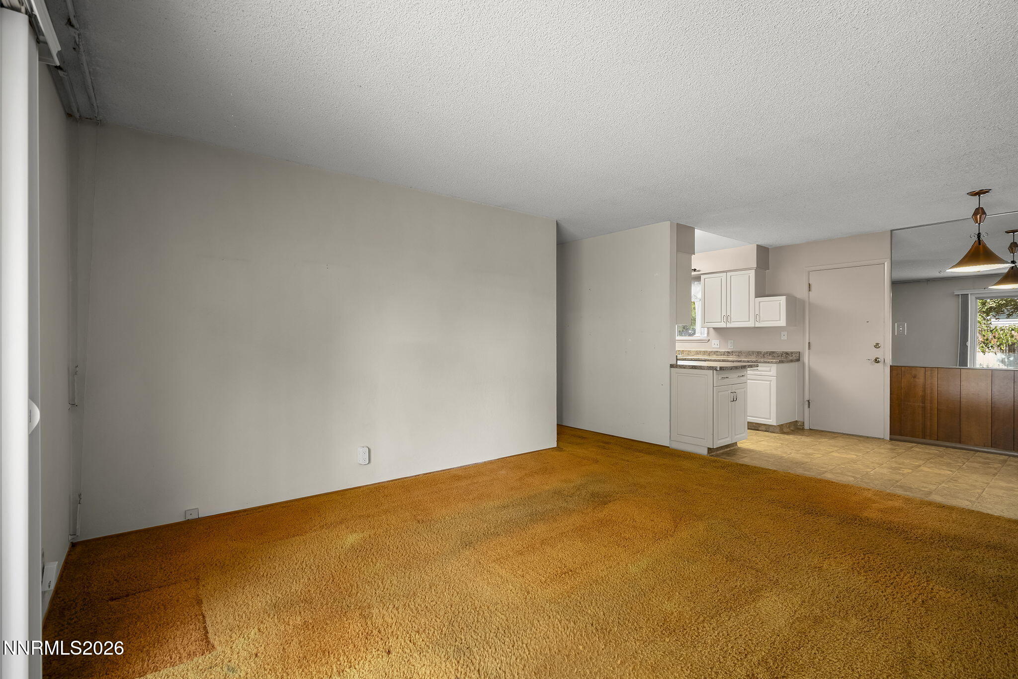 2055 Windsor Way Property Photo 7