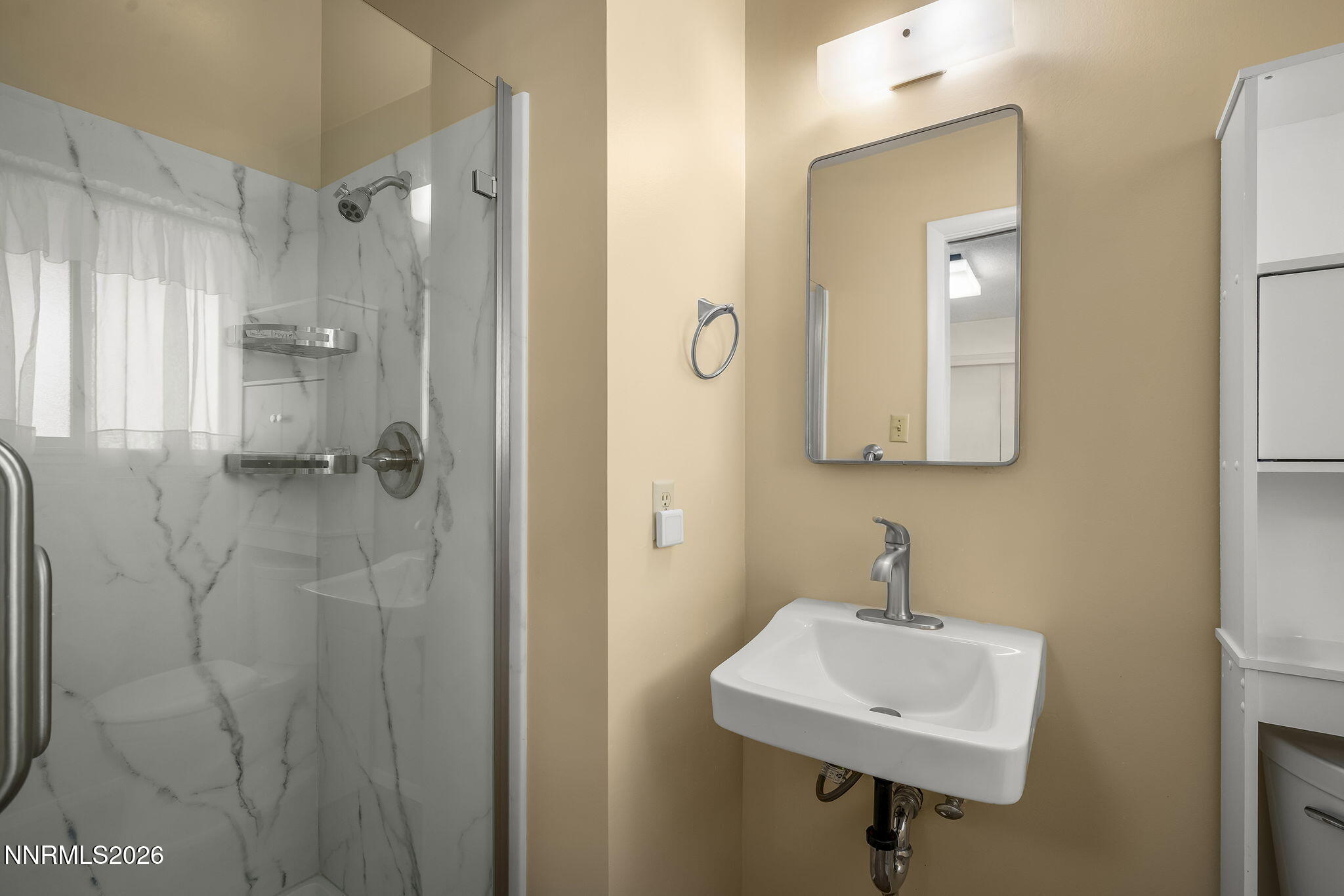 2055 Windsor Way Property Photo 14