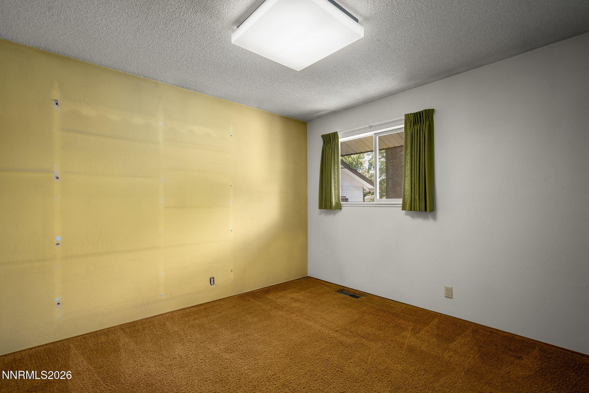 2055 Windsor Way Property Photo 17