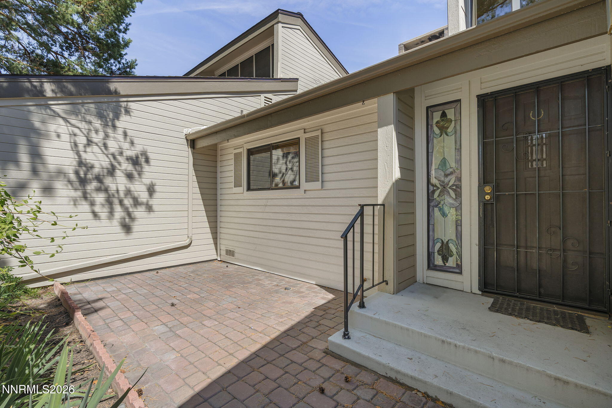 3910 Greenbriar Court Property Photo 3
