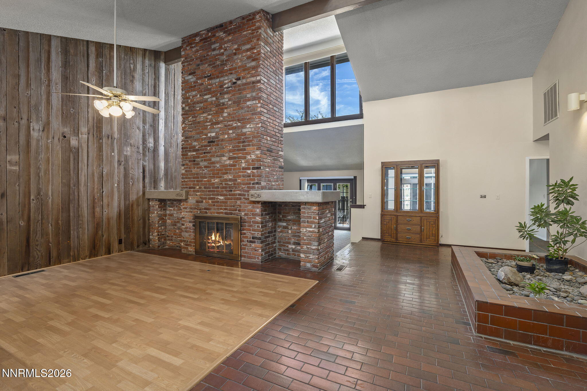 3910 Greenbriar Court Property Photo 4