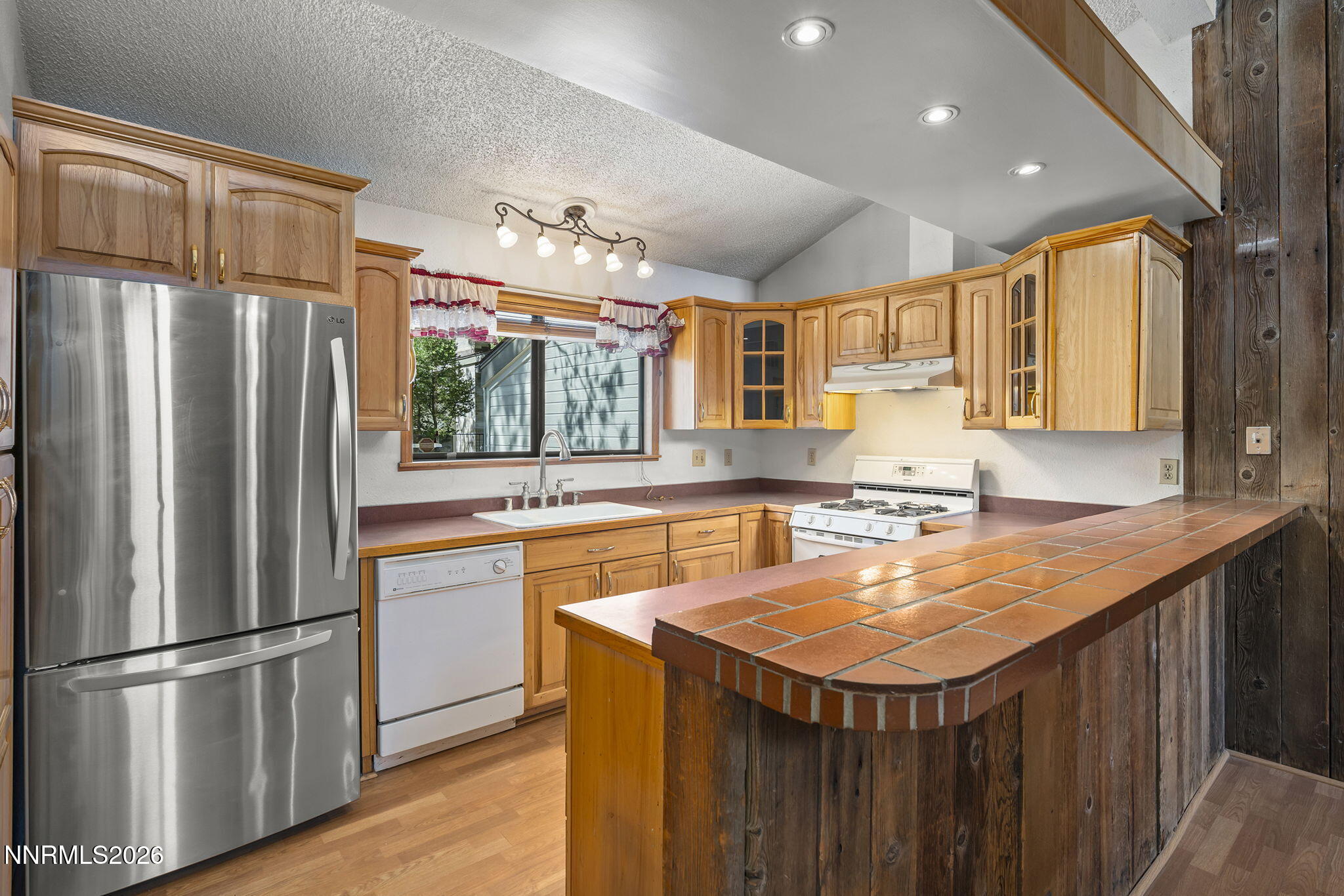 3910 Greenbriar Court Property Photo 7