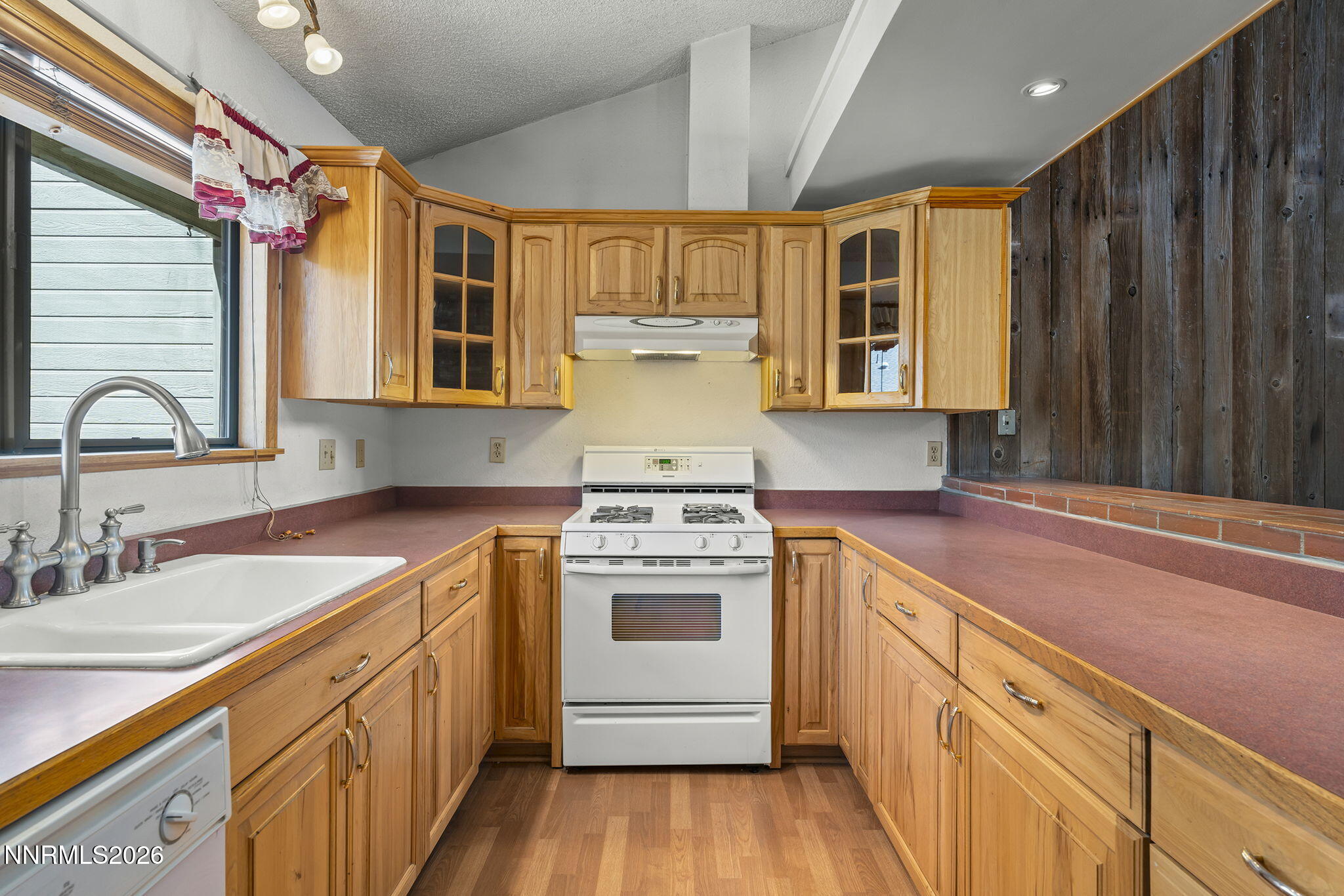 3910 Greenbriar Court Property Photo 8