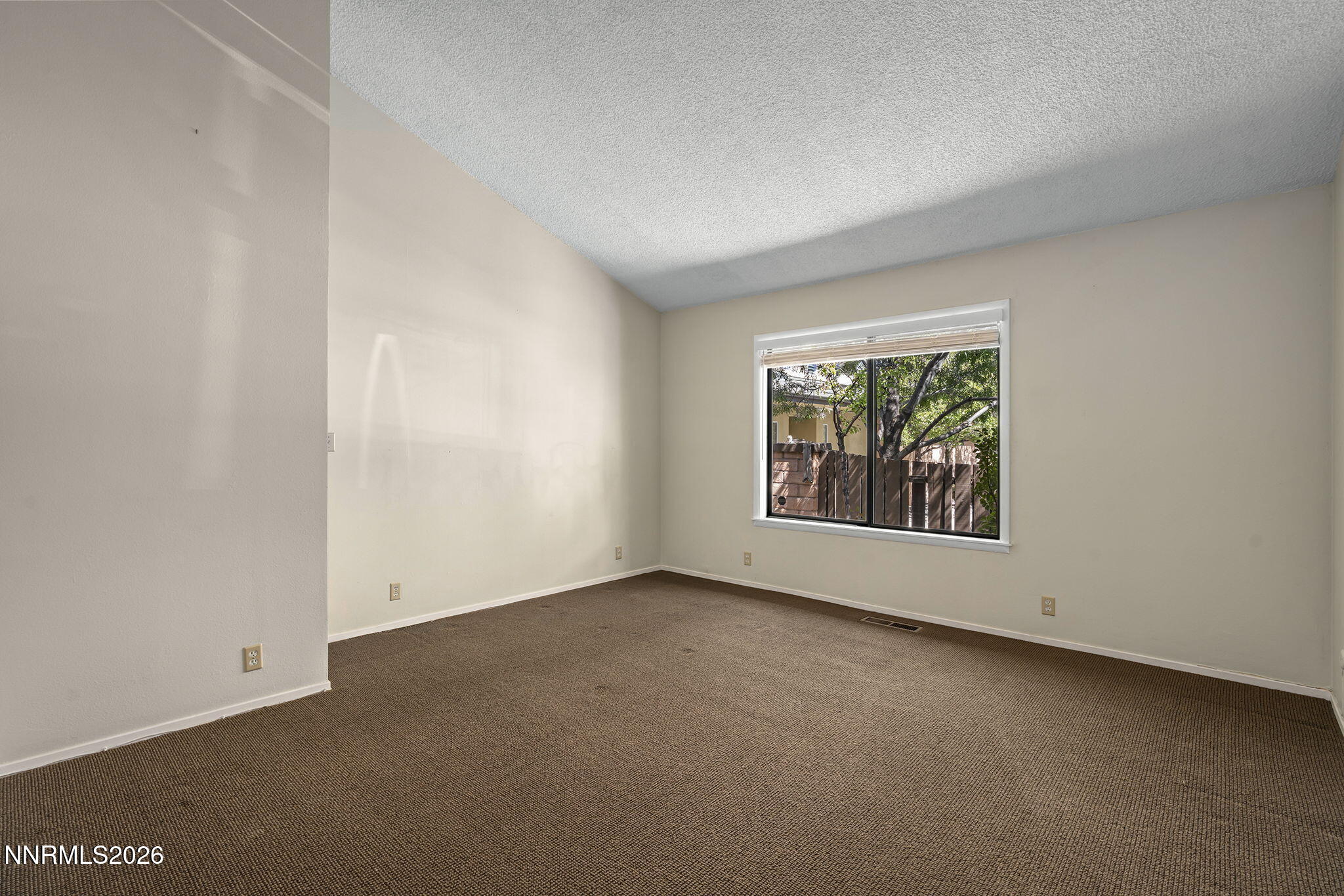 3910 Greenbriar Court Property Photo 13