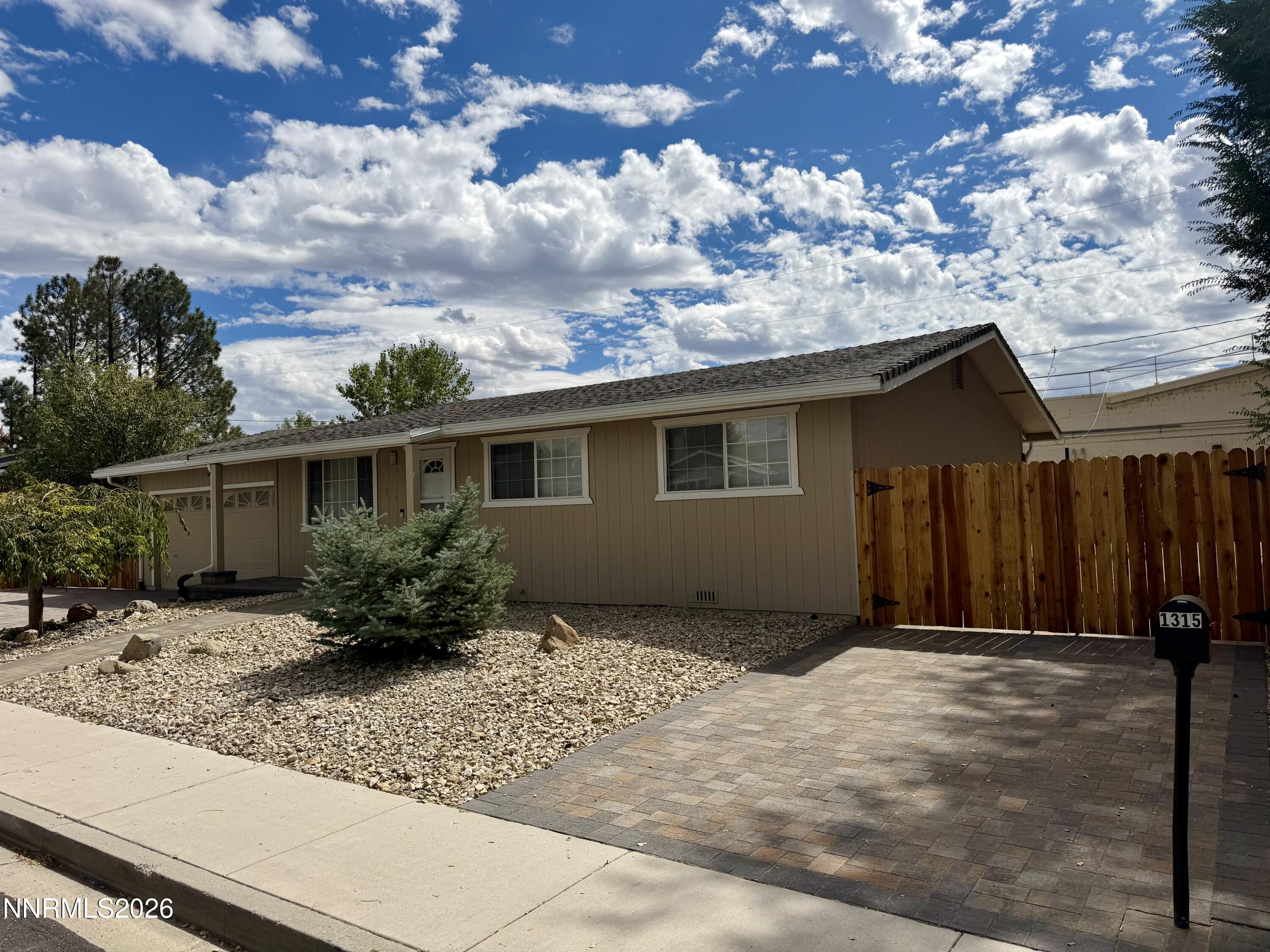 1315 Toiyabe Avenue Property Photo 3