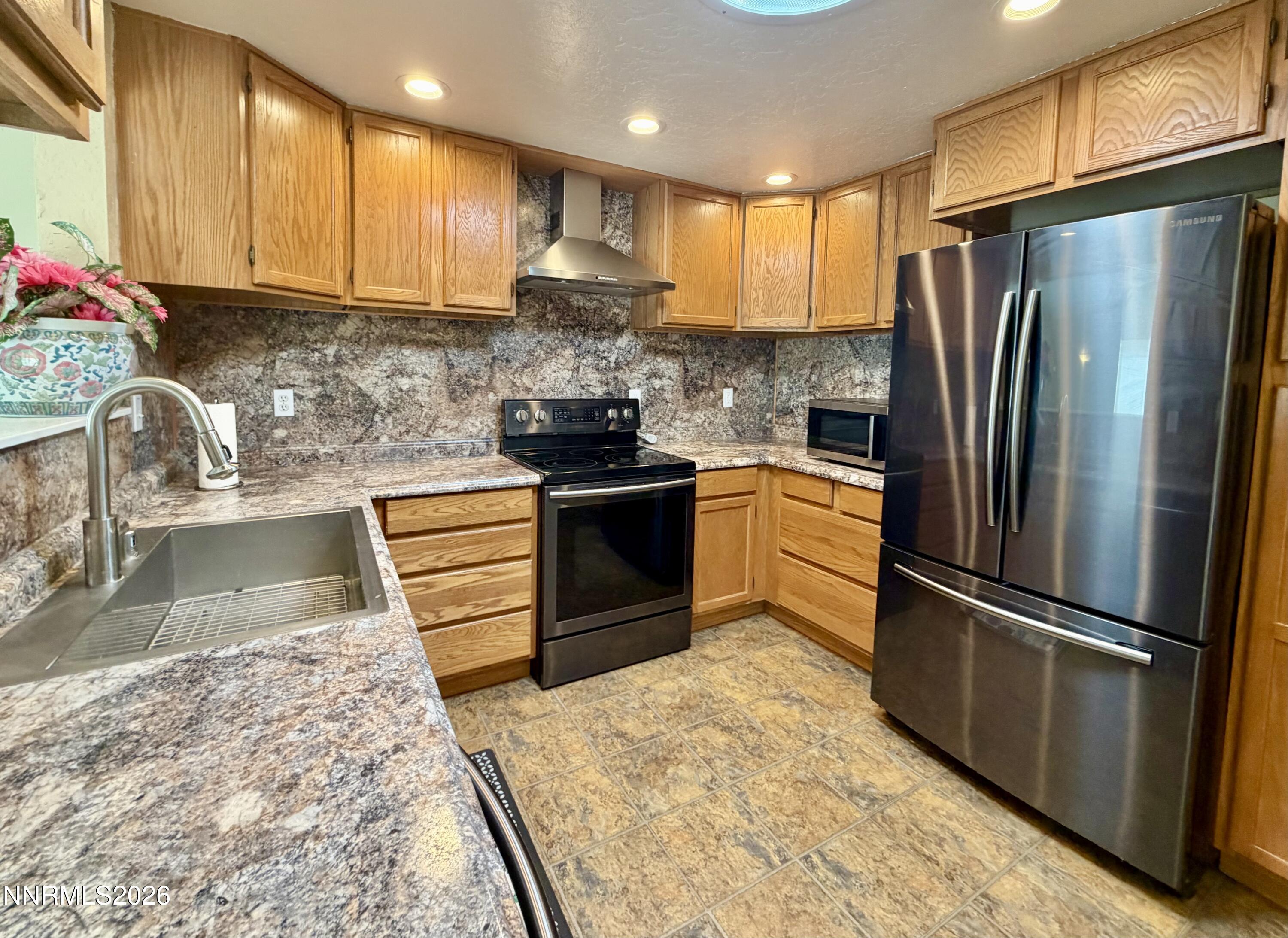 1315 Toiyabe Avenue Property Photo 10