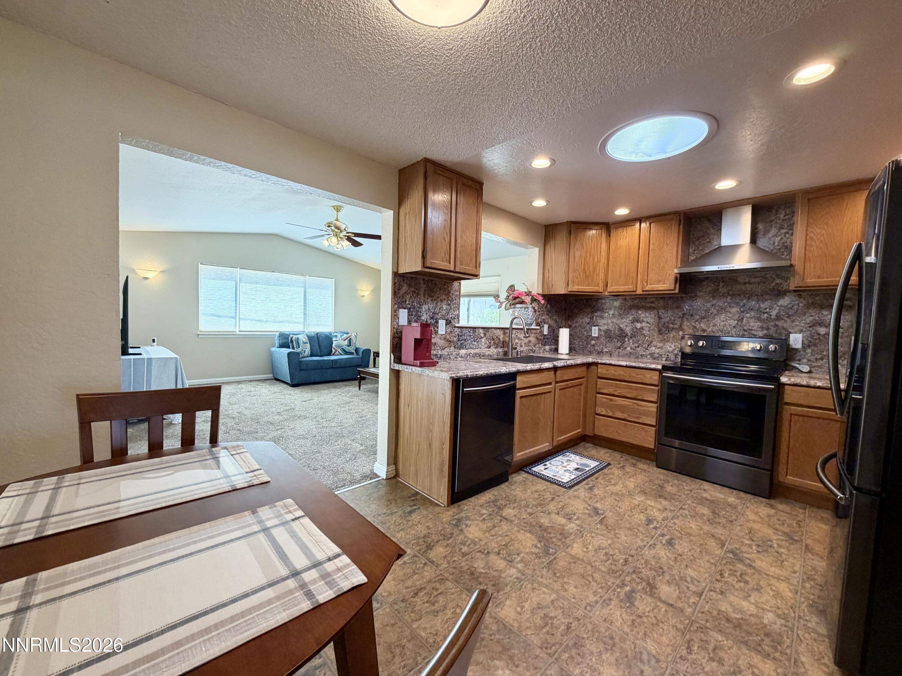 1315 Toiyabe Avenue Property Photo 11