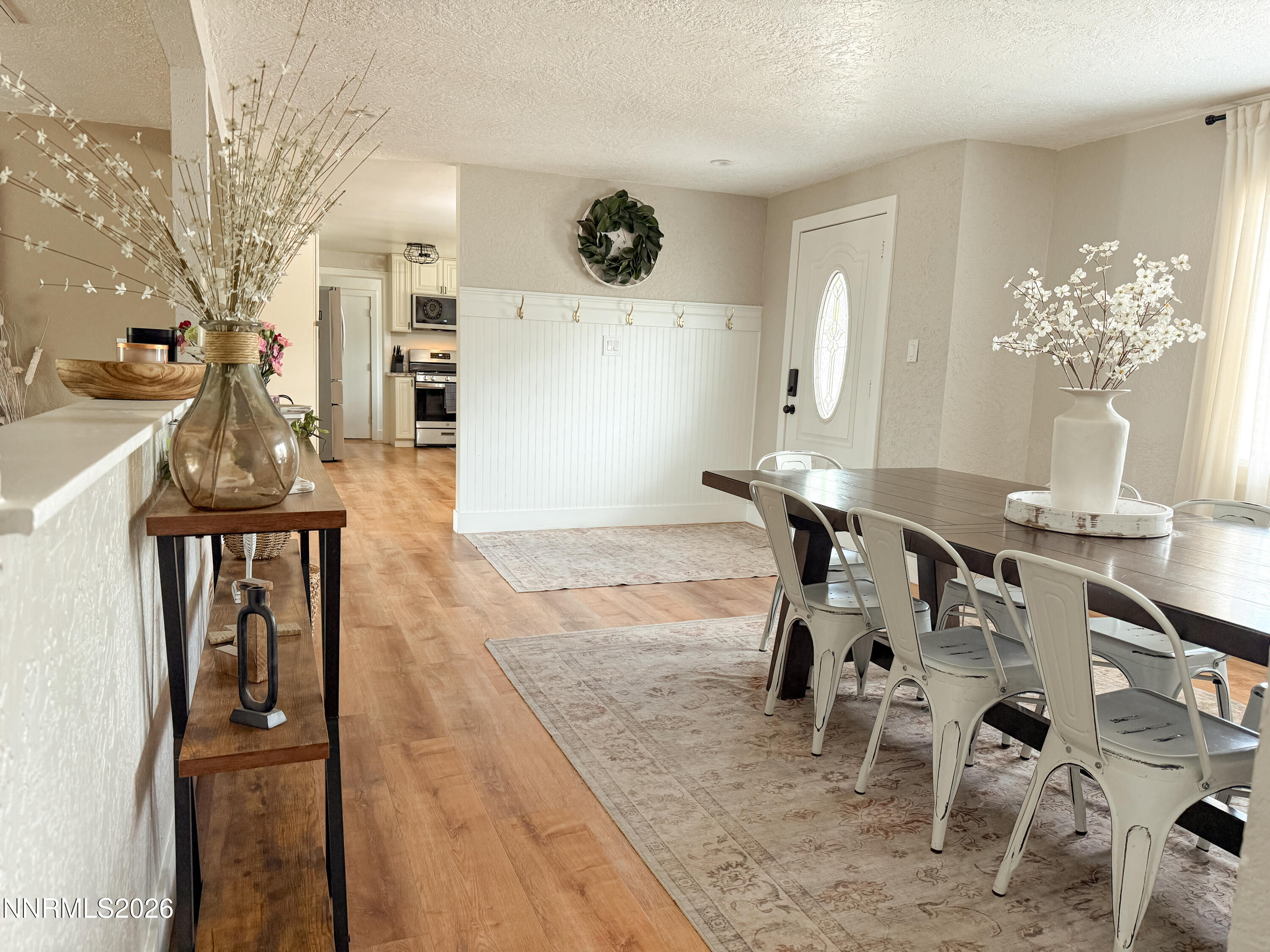 4090 Capitol View Drive Property Photo 4