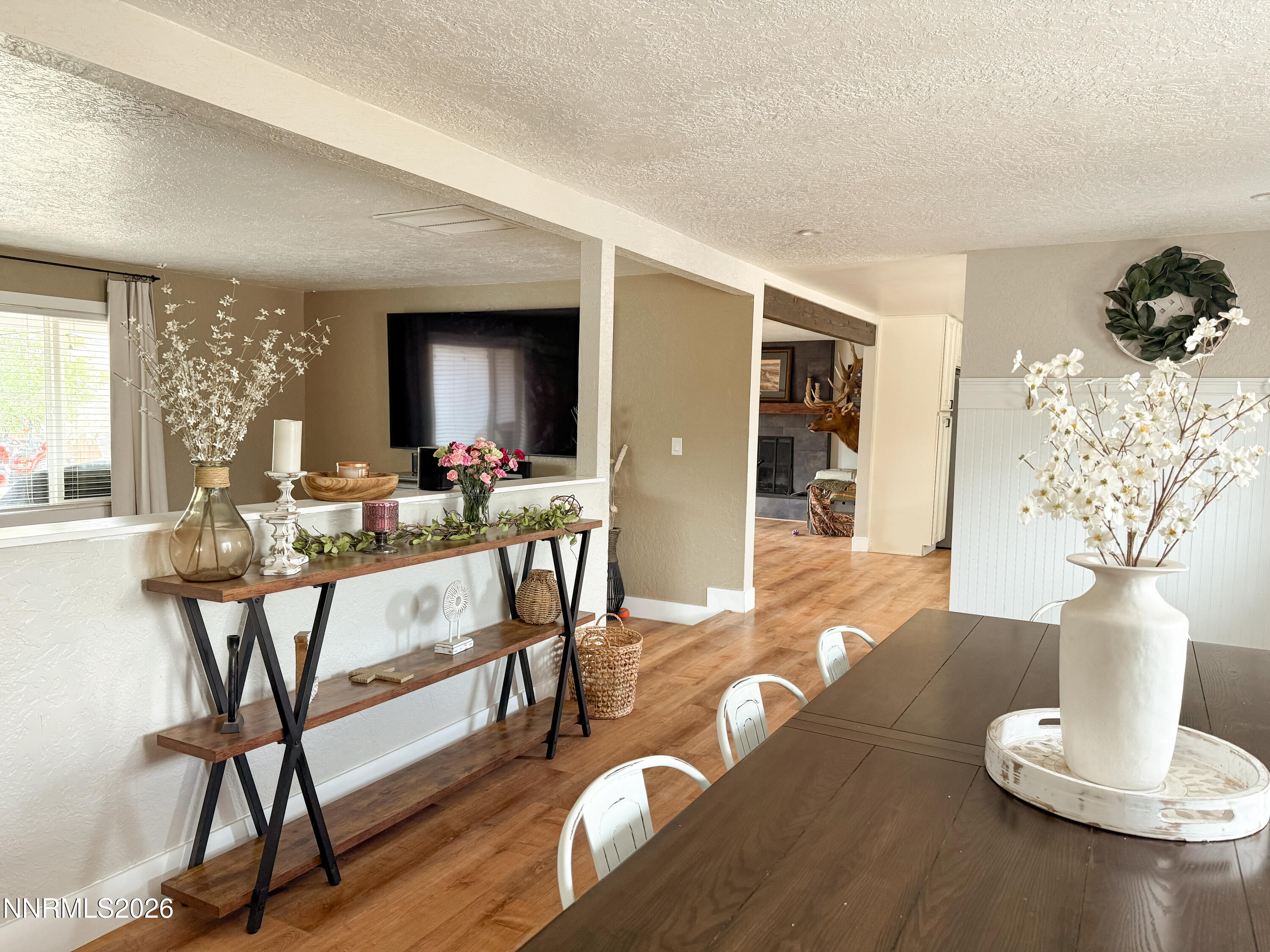 4090 Capitol View Drive Property Photo 5