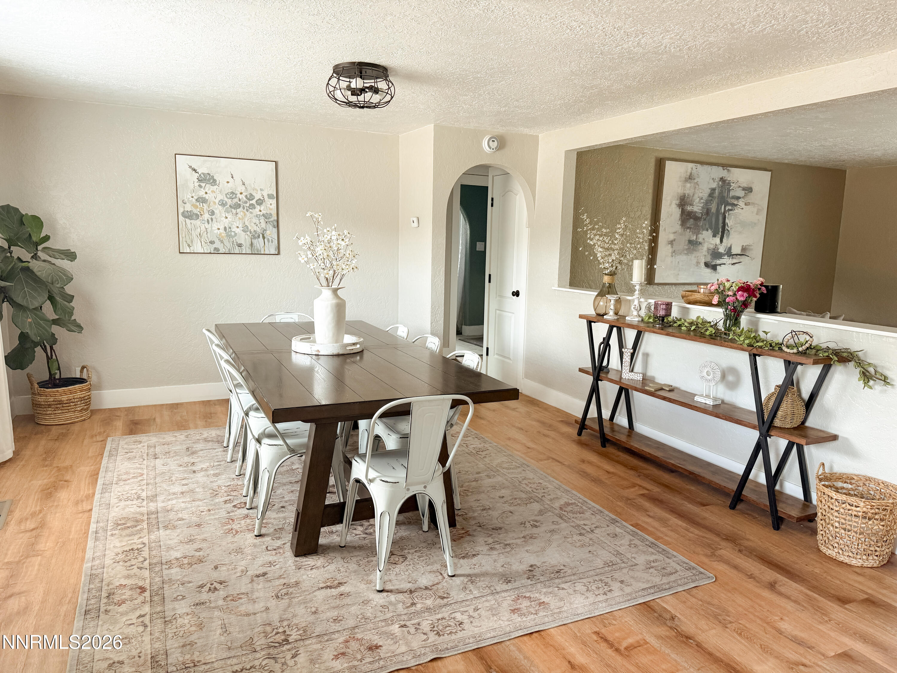 4090 Capitol View Drive Property Photo 6