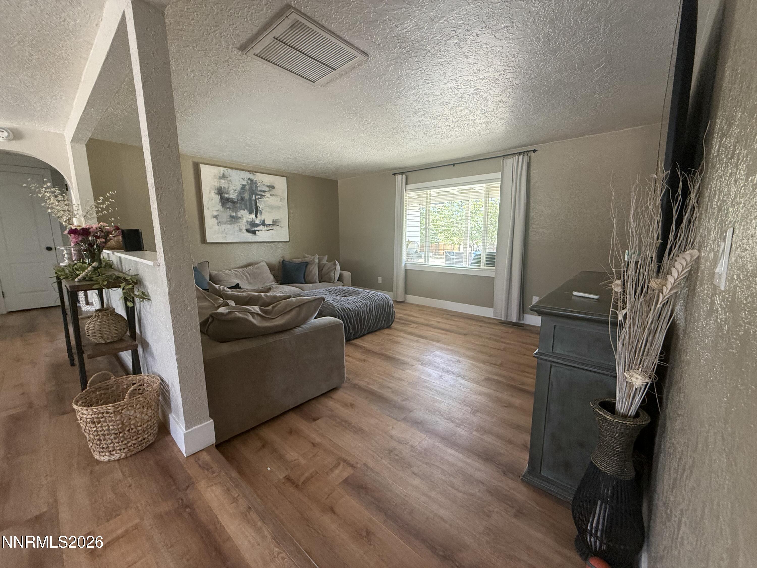 4090 Capitol View Drive Property Photo 8