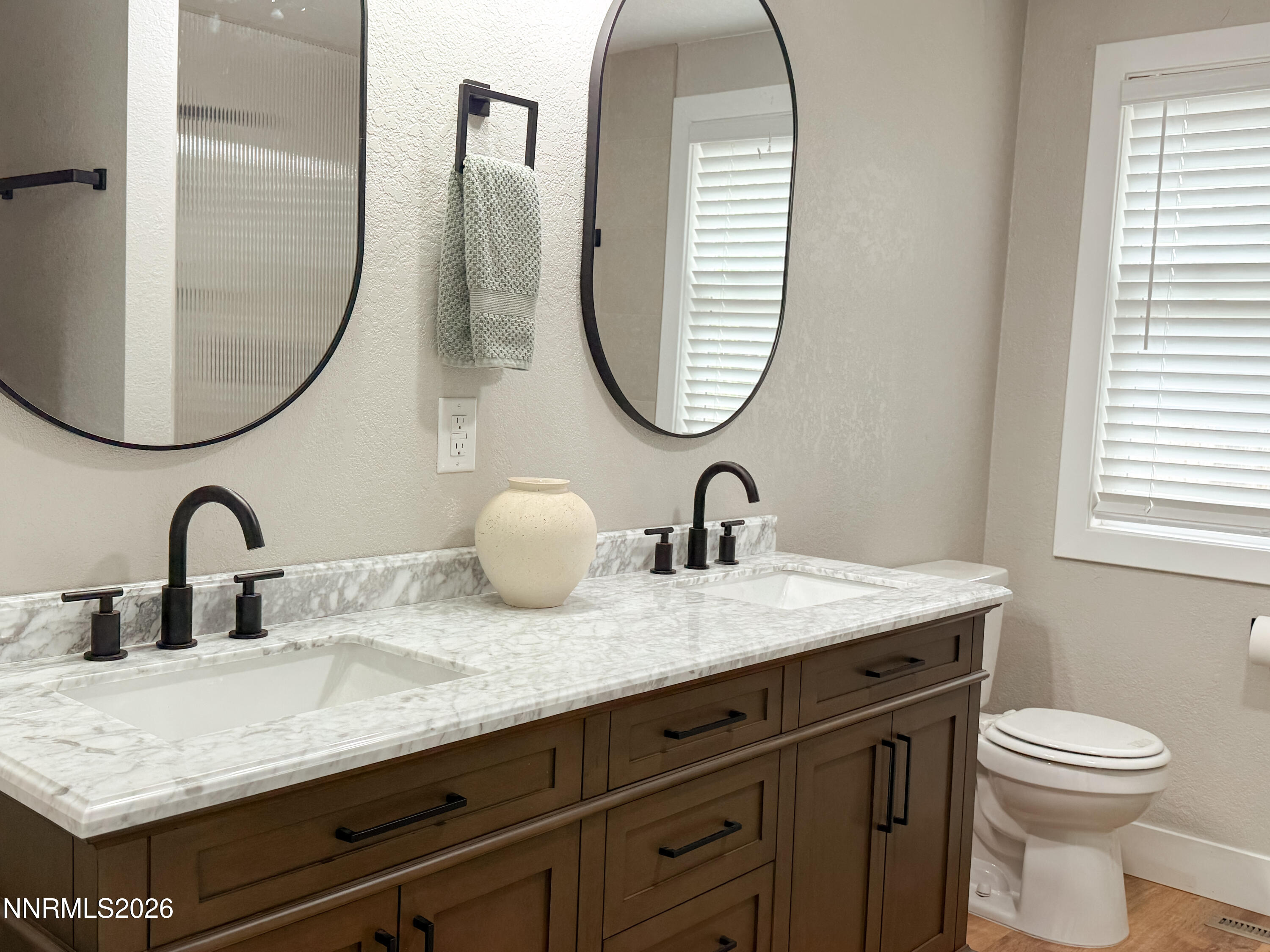 4090 Capitol View Drive Property Photo 19