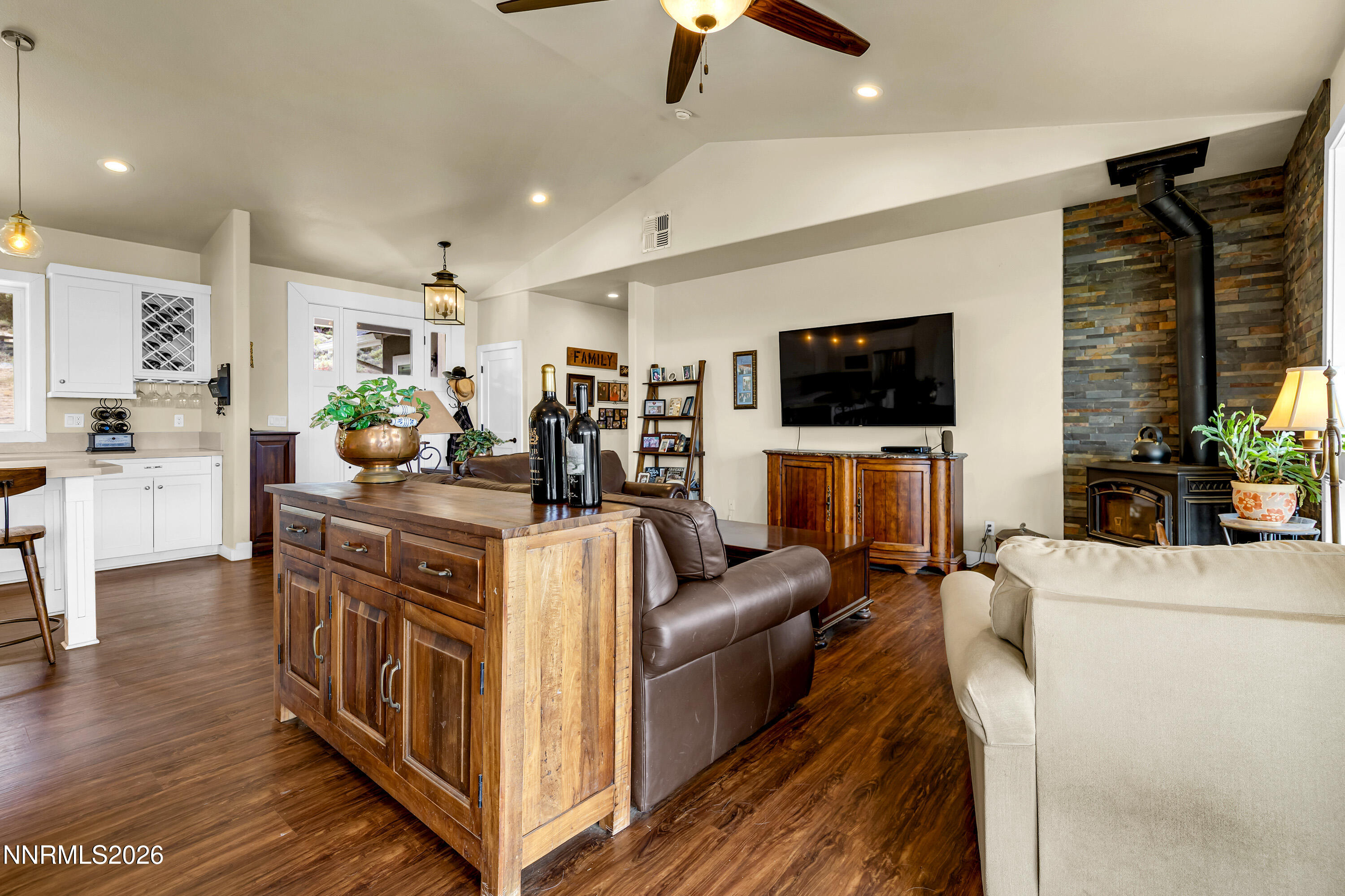 14205 Chariot Road Property Photo 6