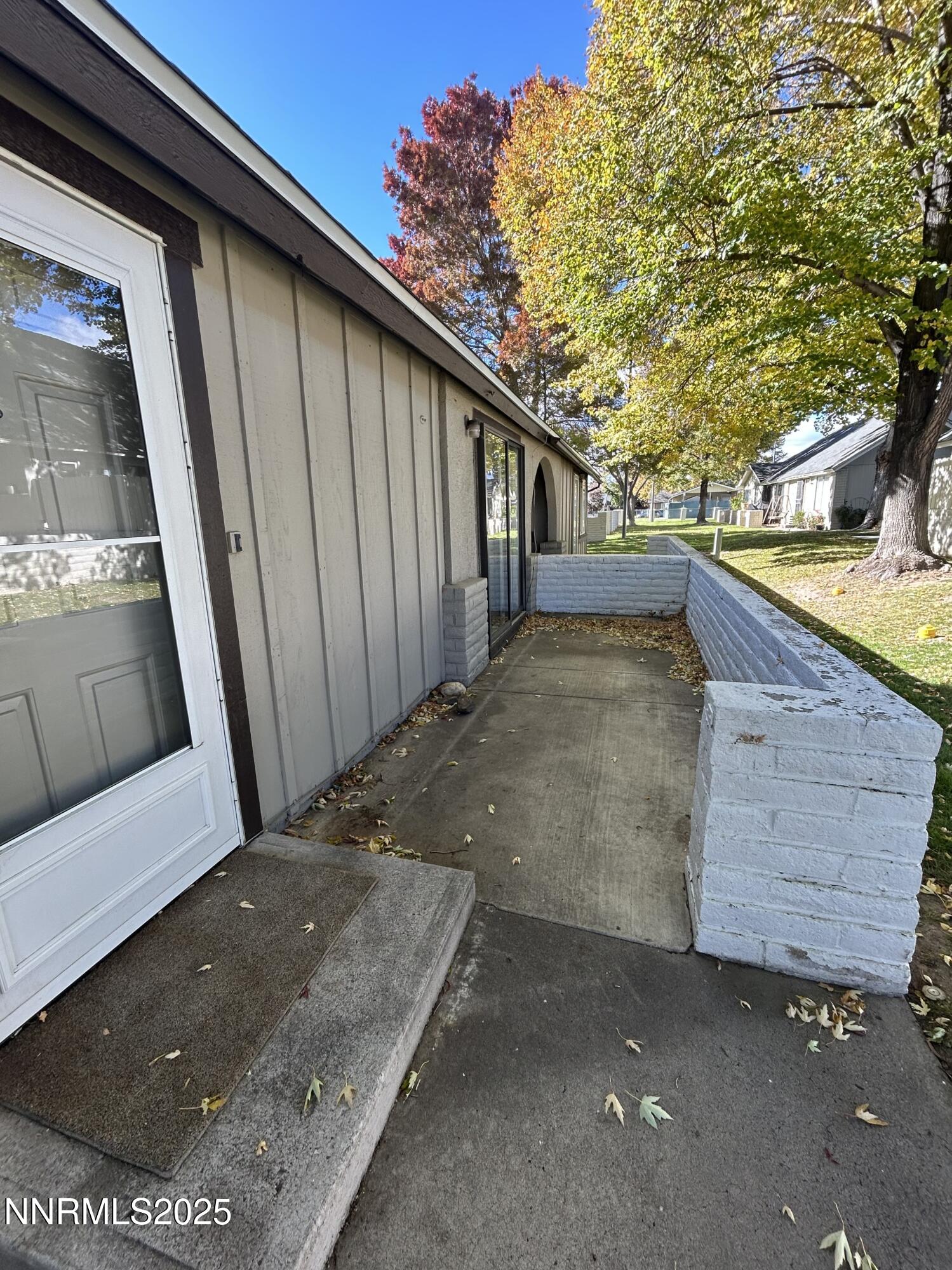 1706 London Circle Property Photo 3