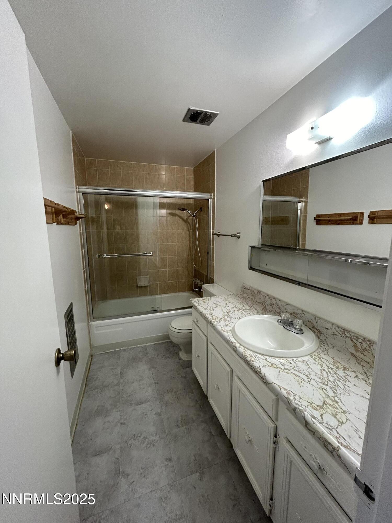 1706 London Circle Property Photo 9