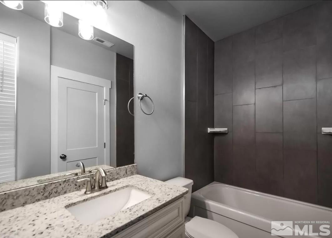 730 Bluffs Court Property Photo 7