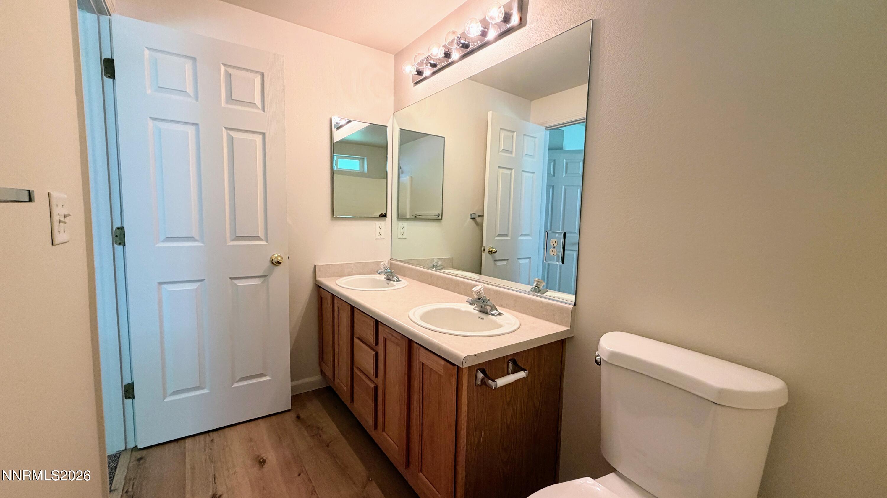 1356 Brooke Way Property Photo 8