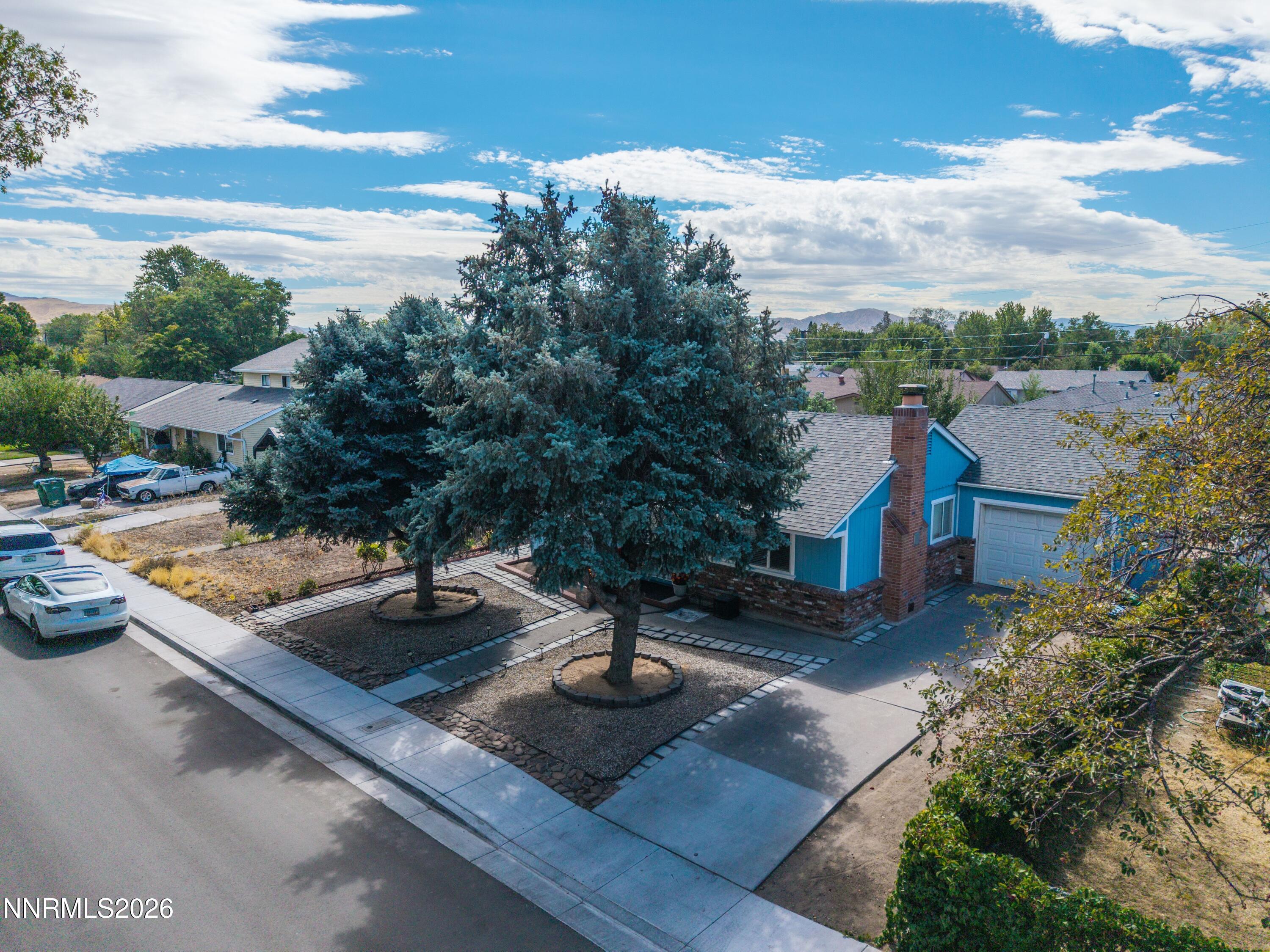 709 M Street Property Photo 2