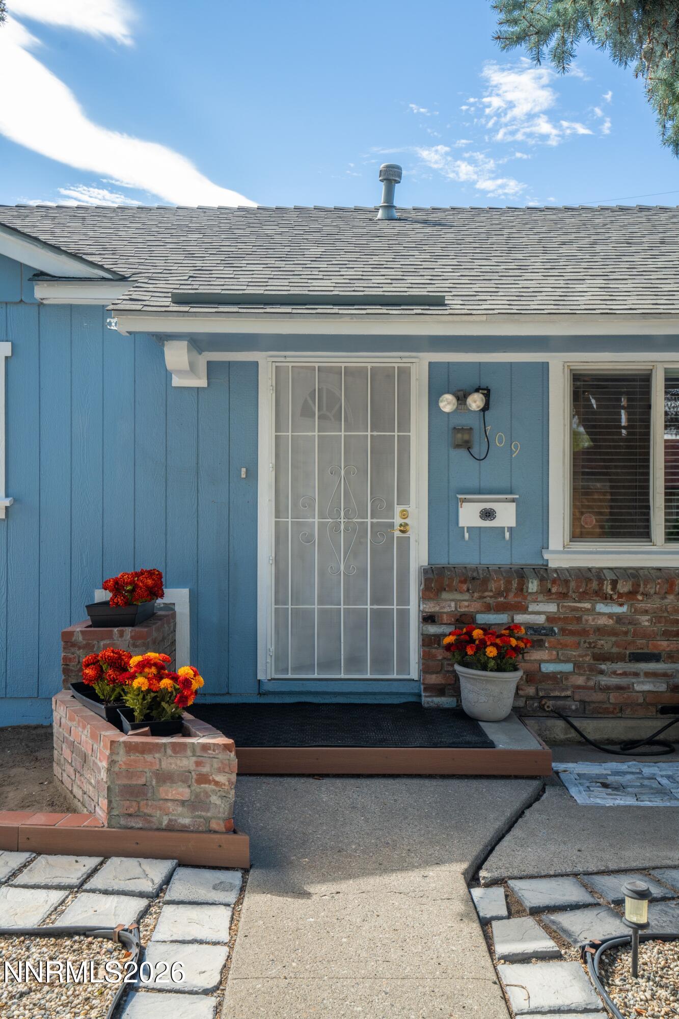 709 M Street Property Photo 4