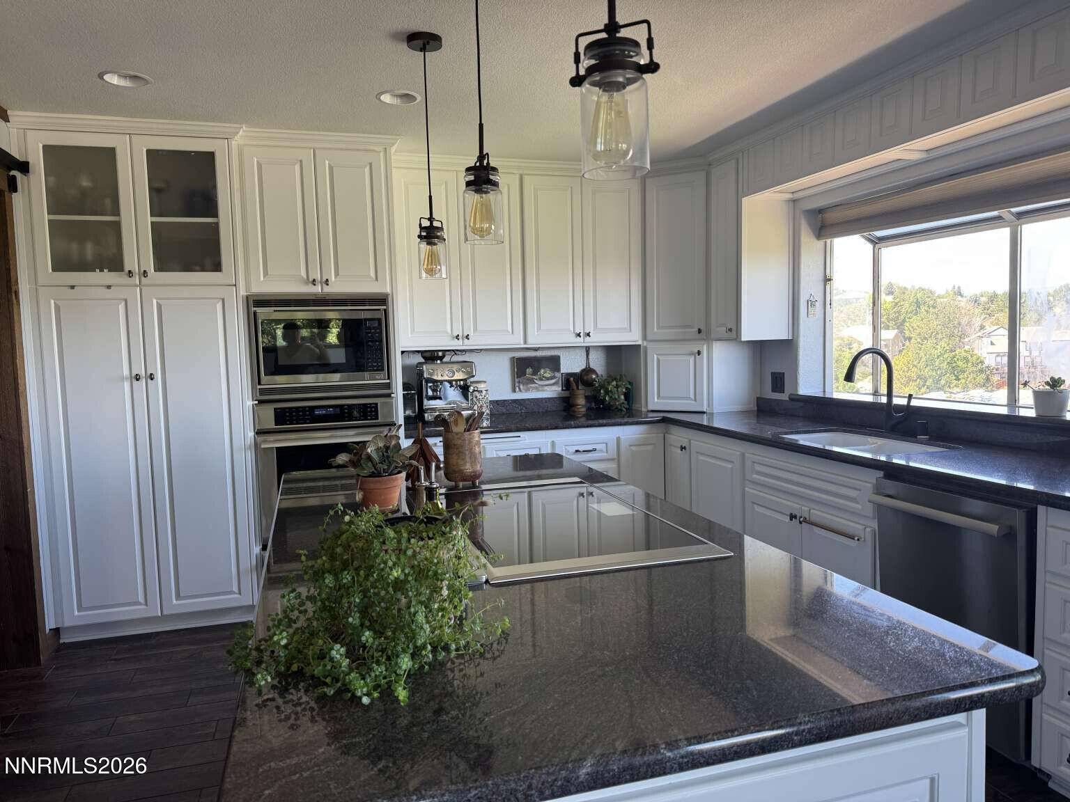 1547 Kestrel Court Property Photo 8