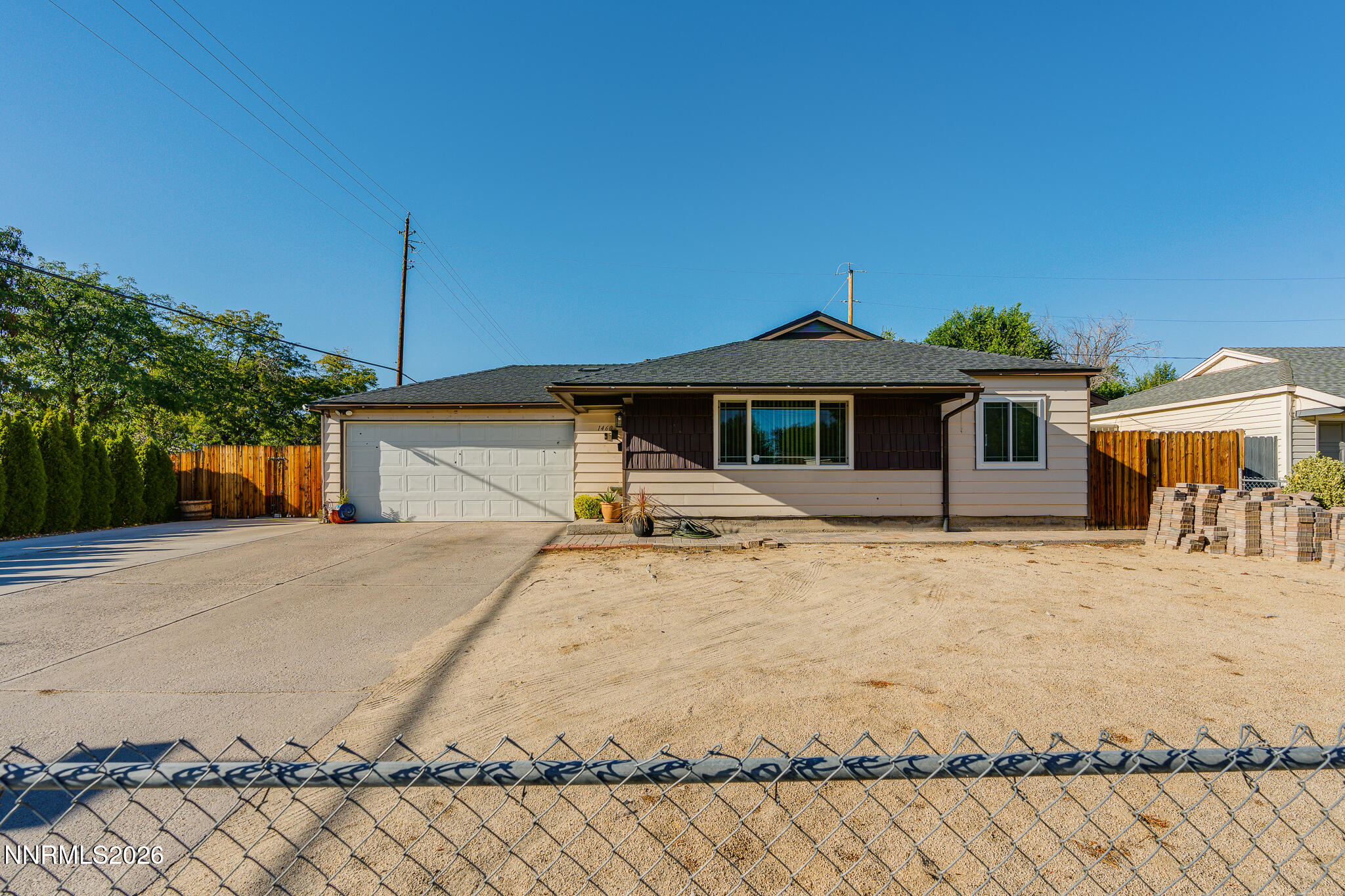 1460 Russell Way Property Photo 3