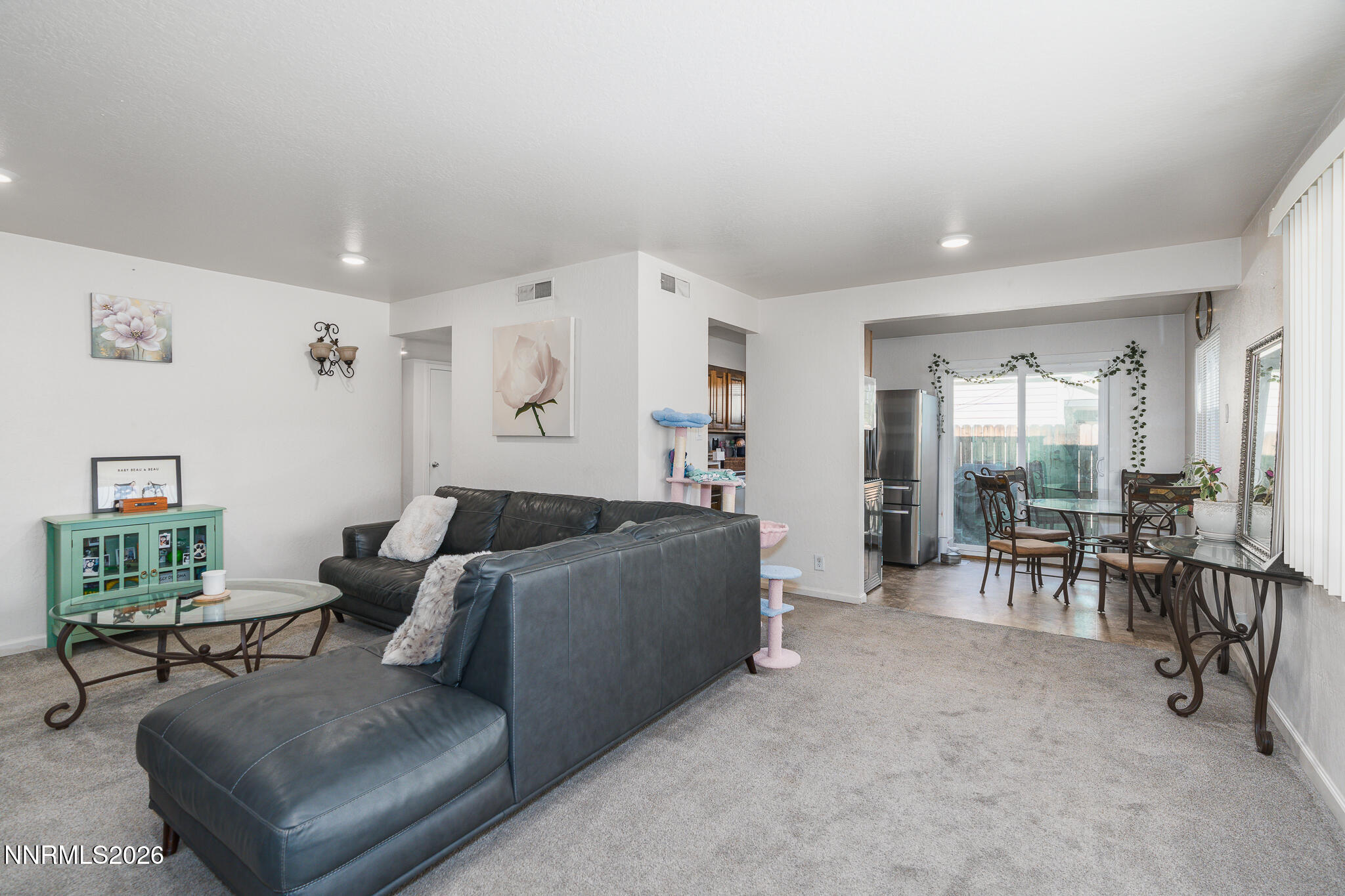 1460 Russell Way Property Photo 8