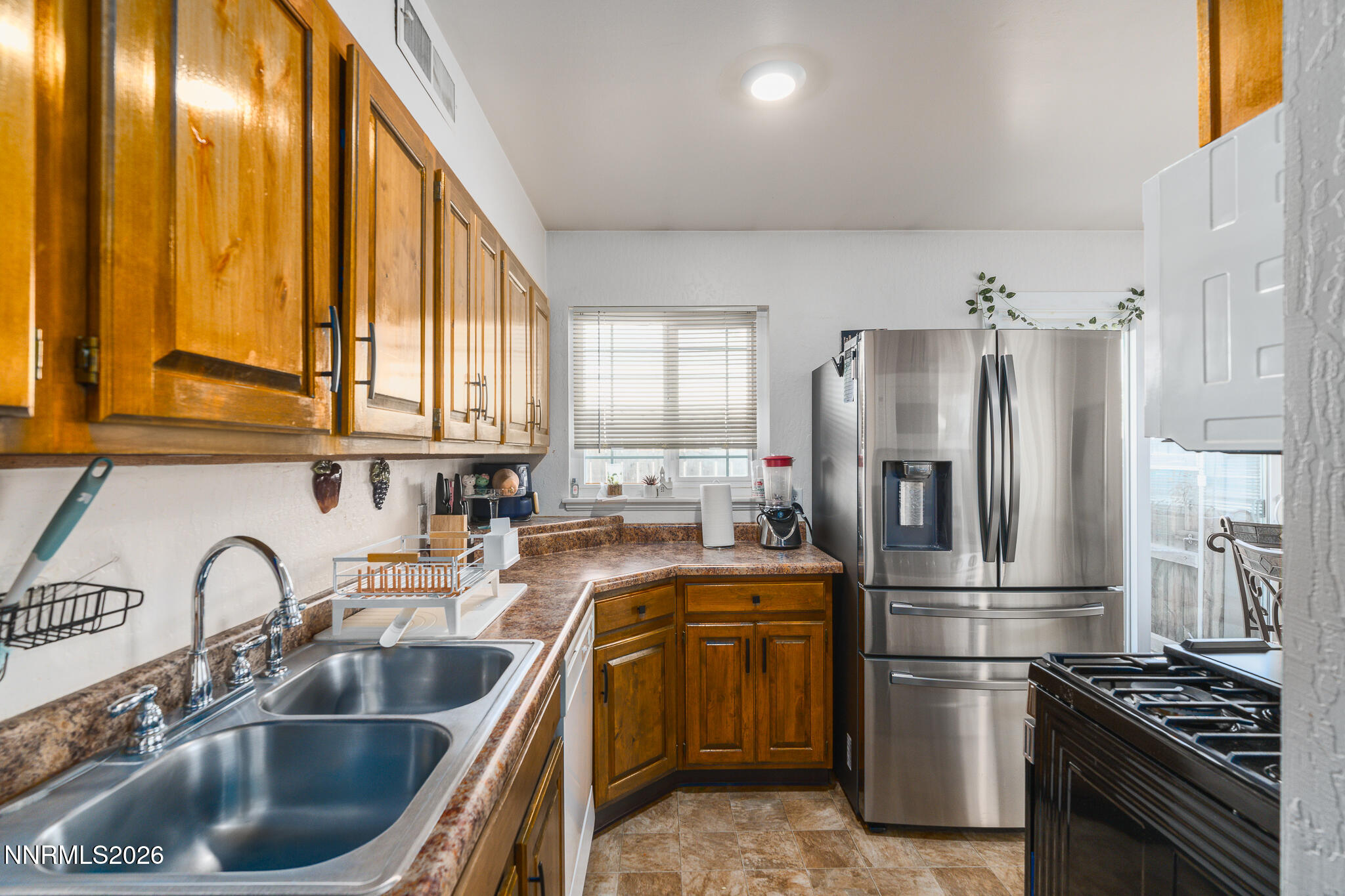 1460 Russell Way Property Photo 11