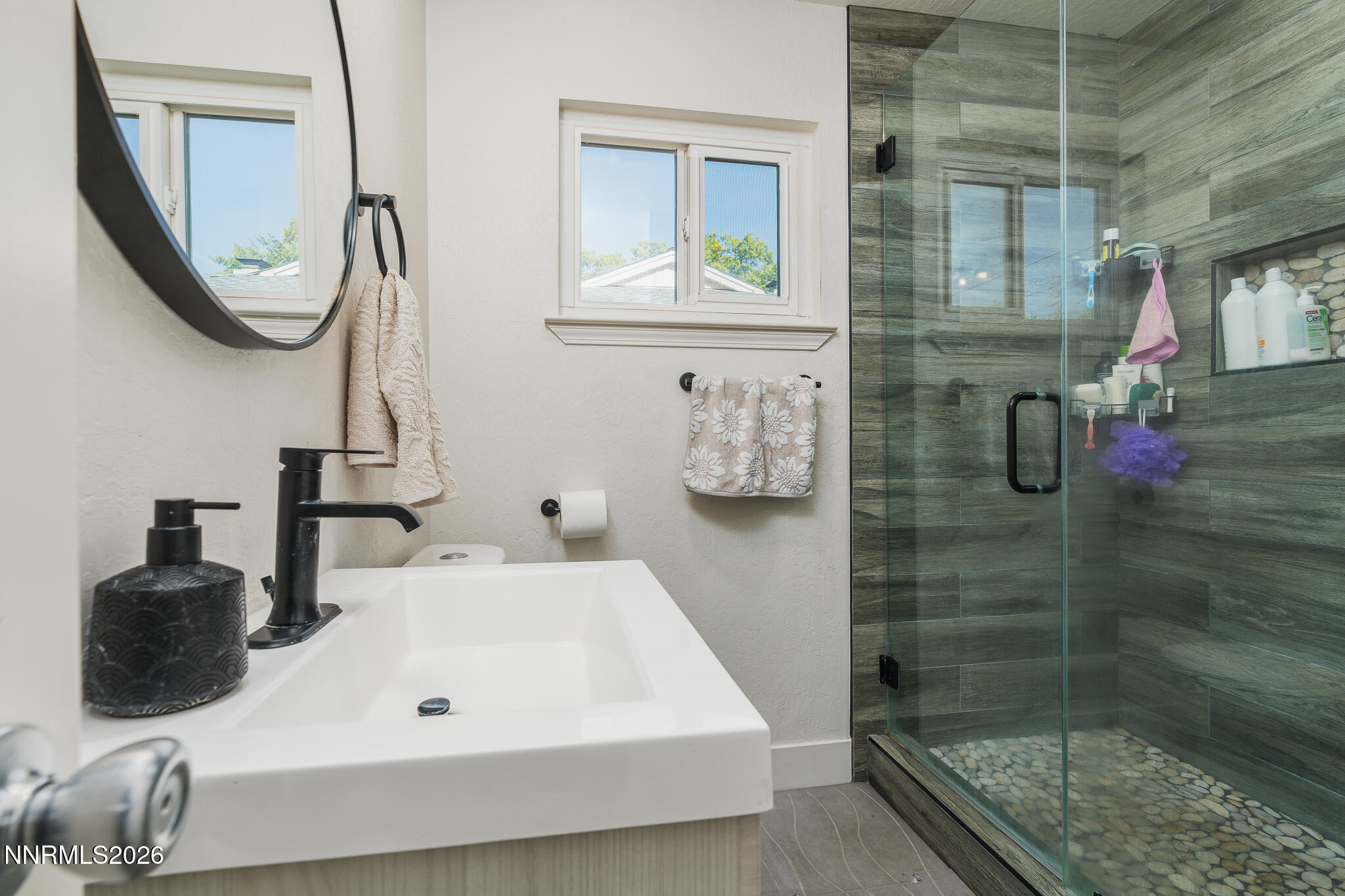 1460 Russell Way Property Photo 18
