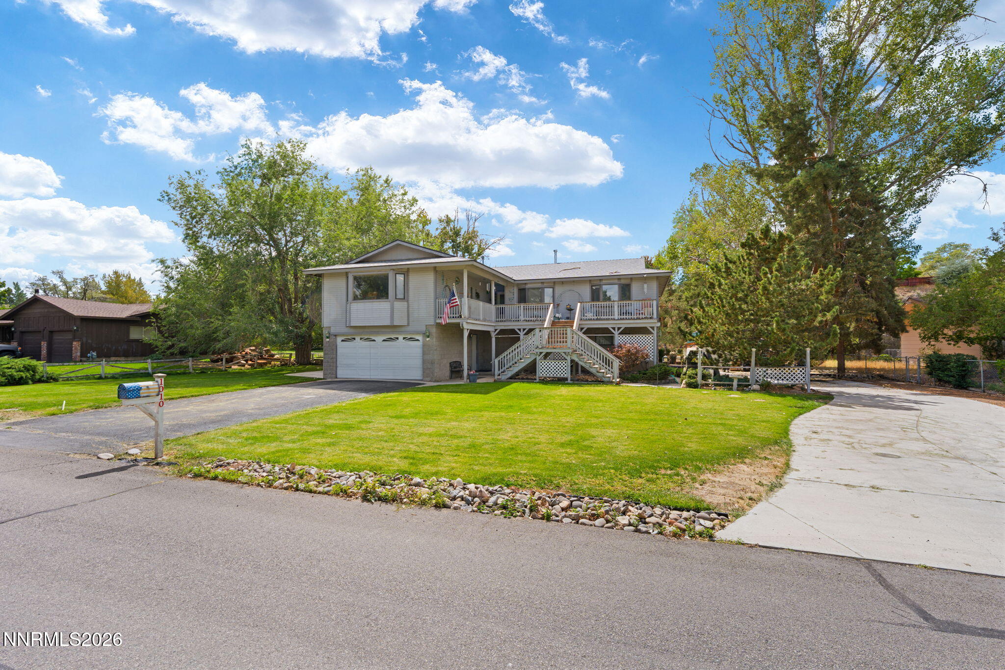 1010 Fairway Drive Property Photo 2